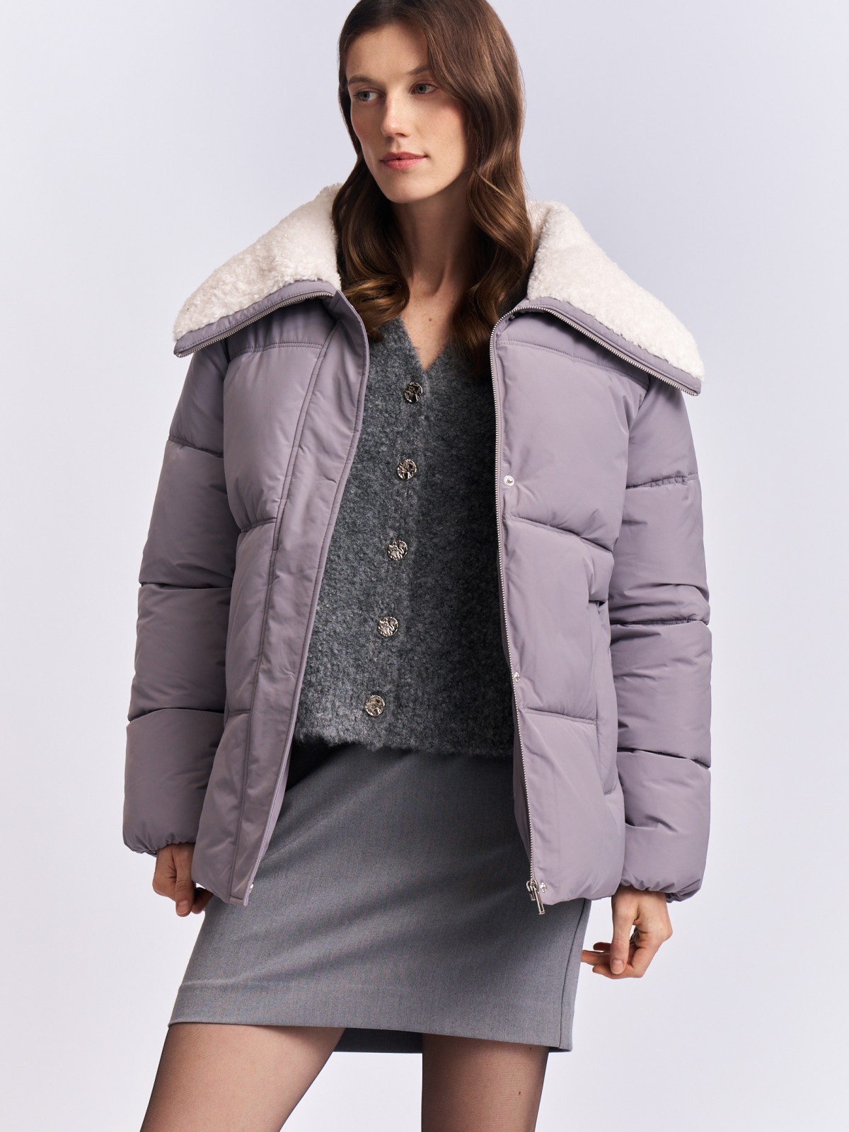 Тёплая куртка с высоким воротником