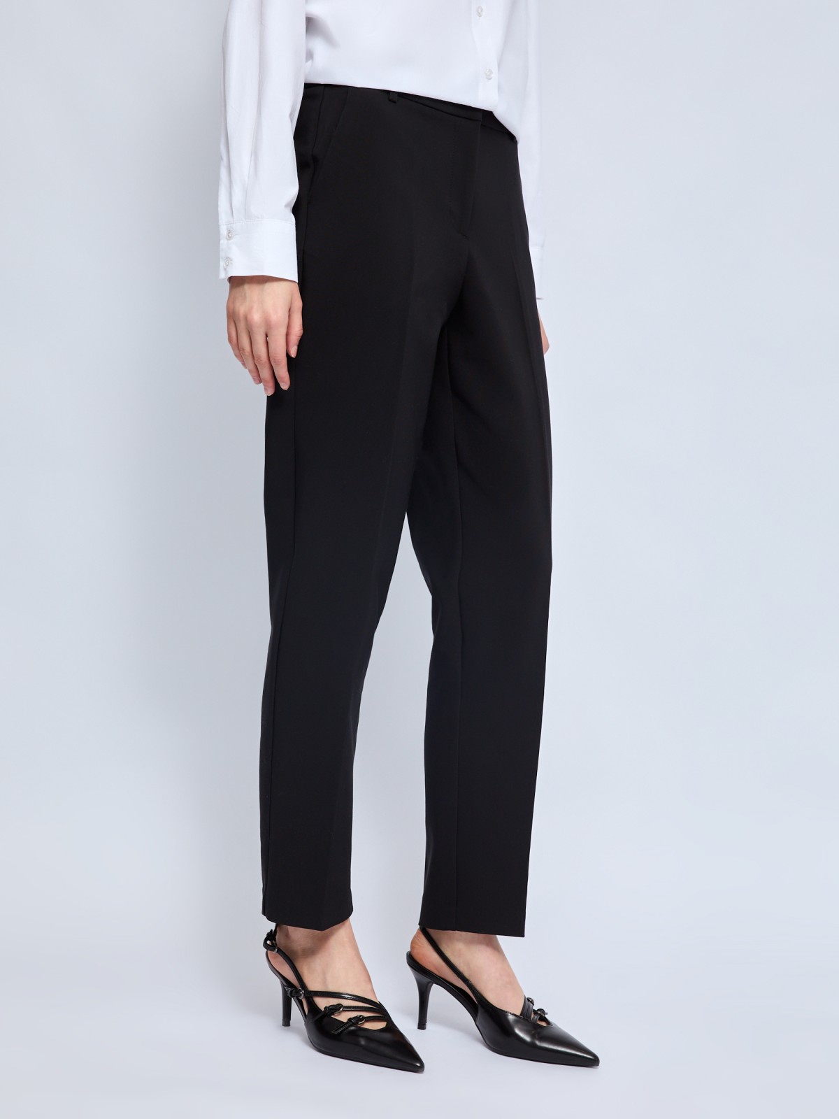 Офисные брюки силуэта Slim со стрелками