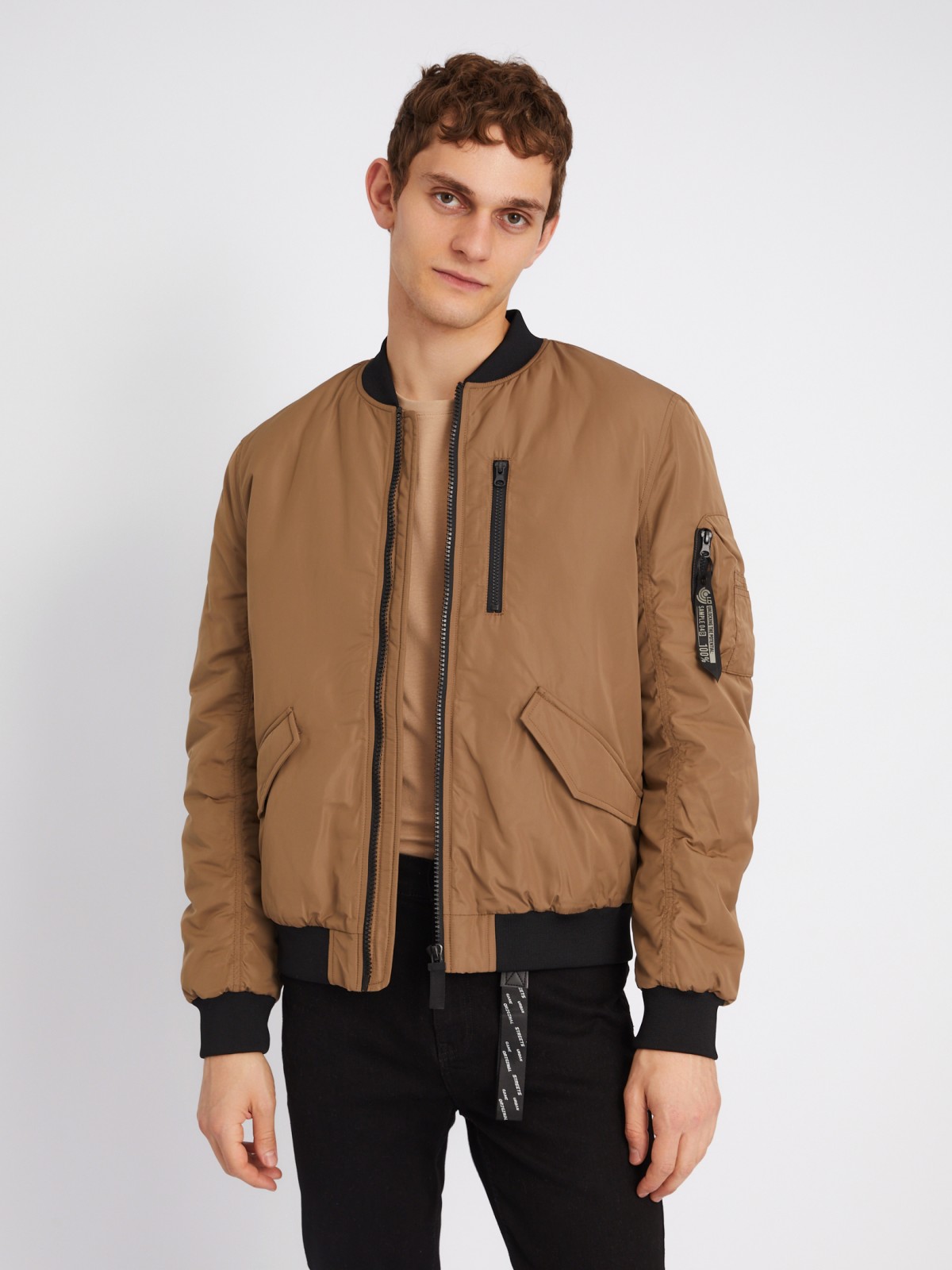 Утеплённая куртка-бомбер укороченного фасона на синтепоне zolla 013335102094, цвет бежевый, размер XL