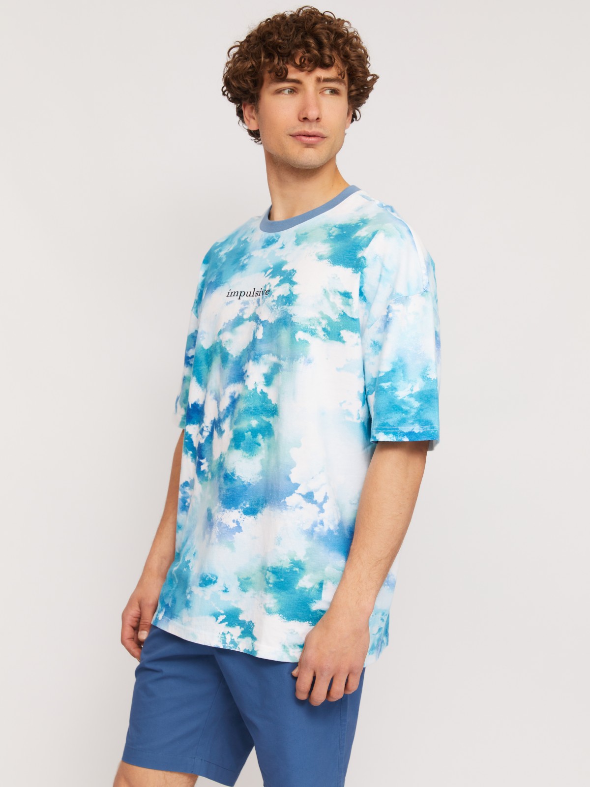 Футболка оверсайз из хлопка с тай-дай принтом