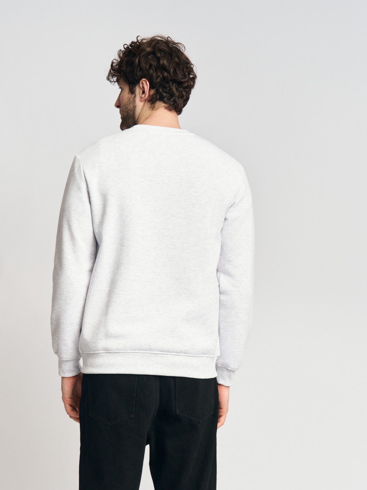 Утеплённый свитшот прямого кроя с длинным рукавом