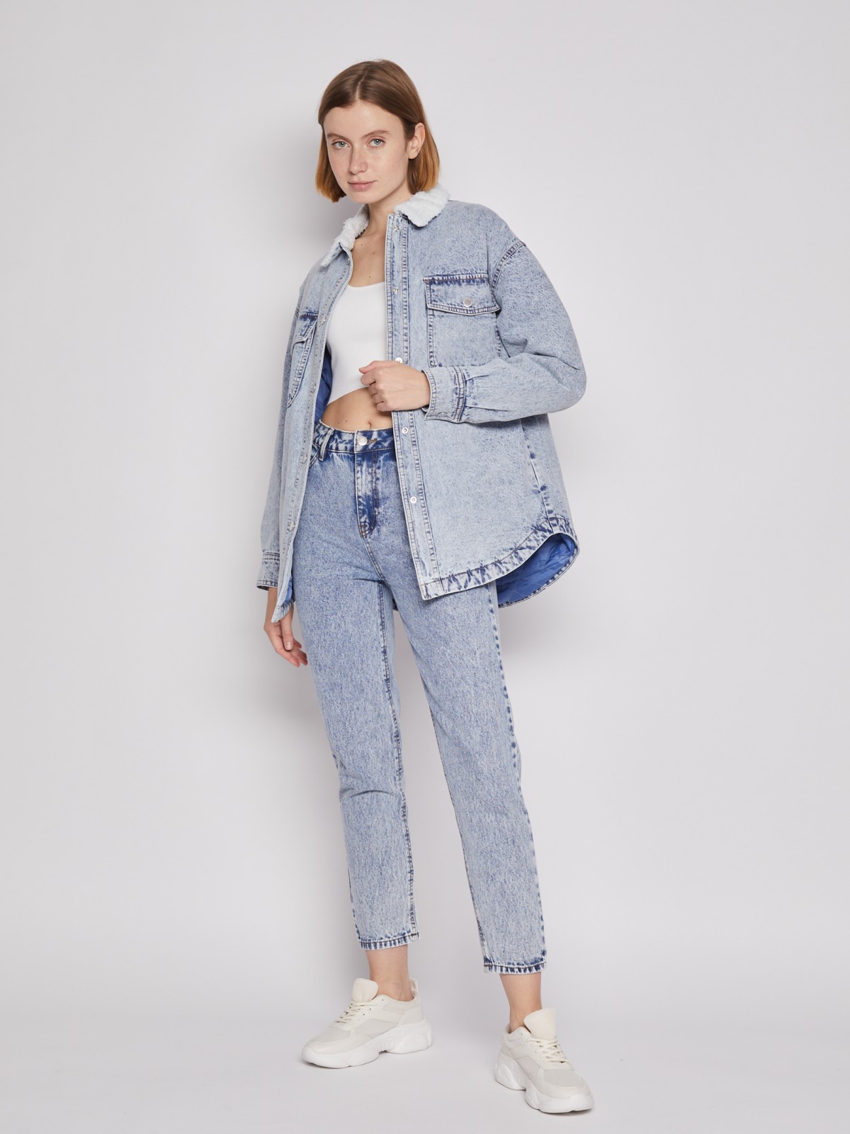 Джинсы силуэта Mom Fit