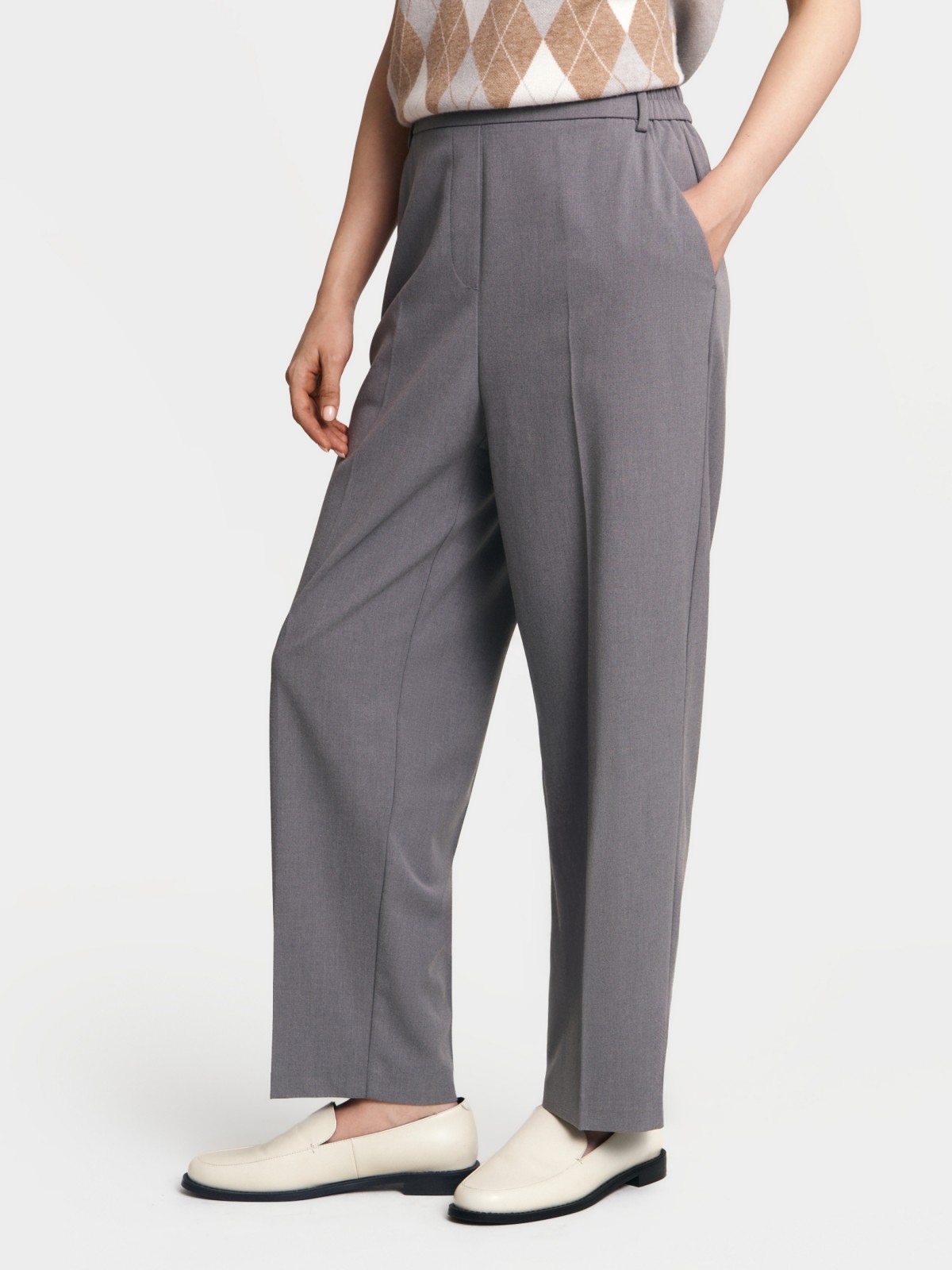 Брюки на резинке со стрелками