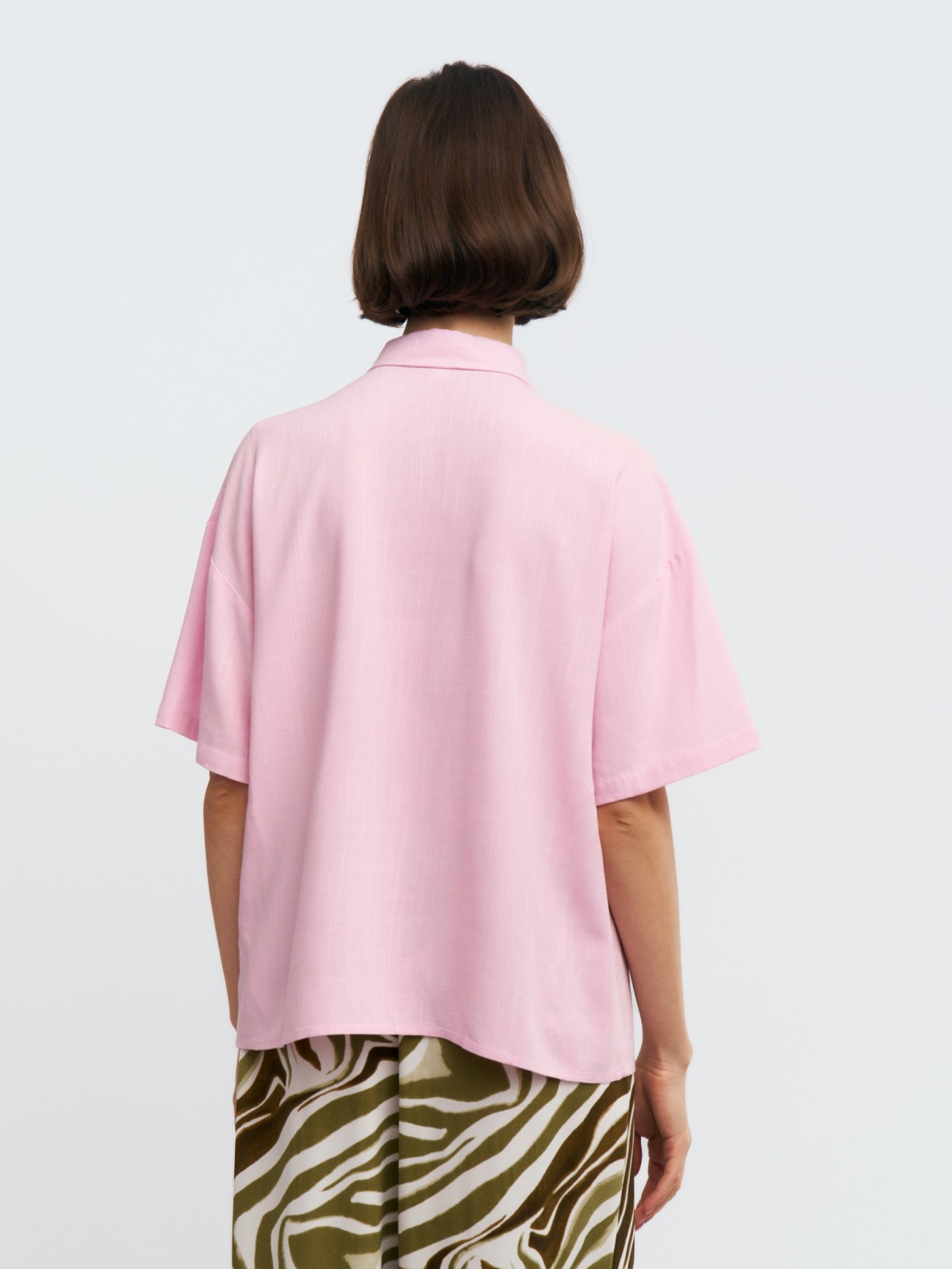 Рубашка из вискозы с коротким рукавом