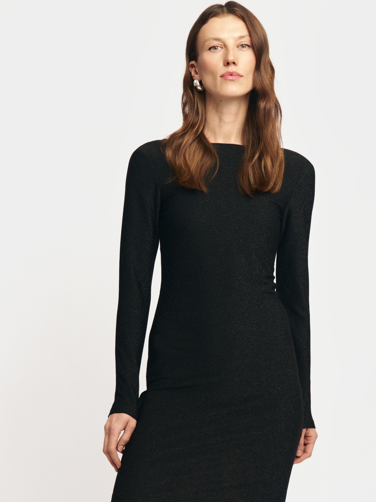 Платье мини с вырезом на спине и люрексом