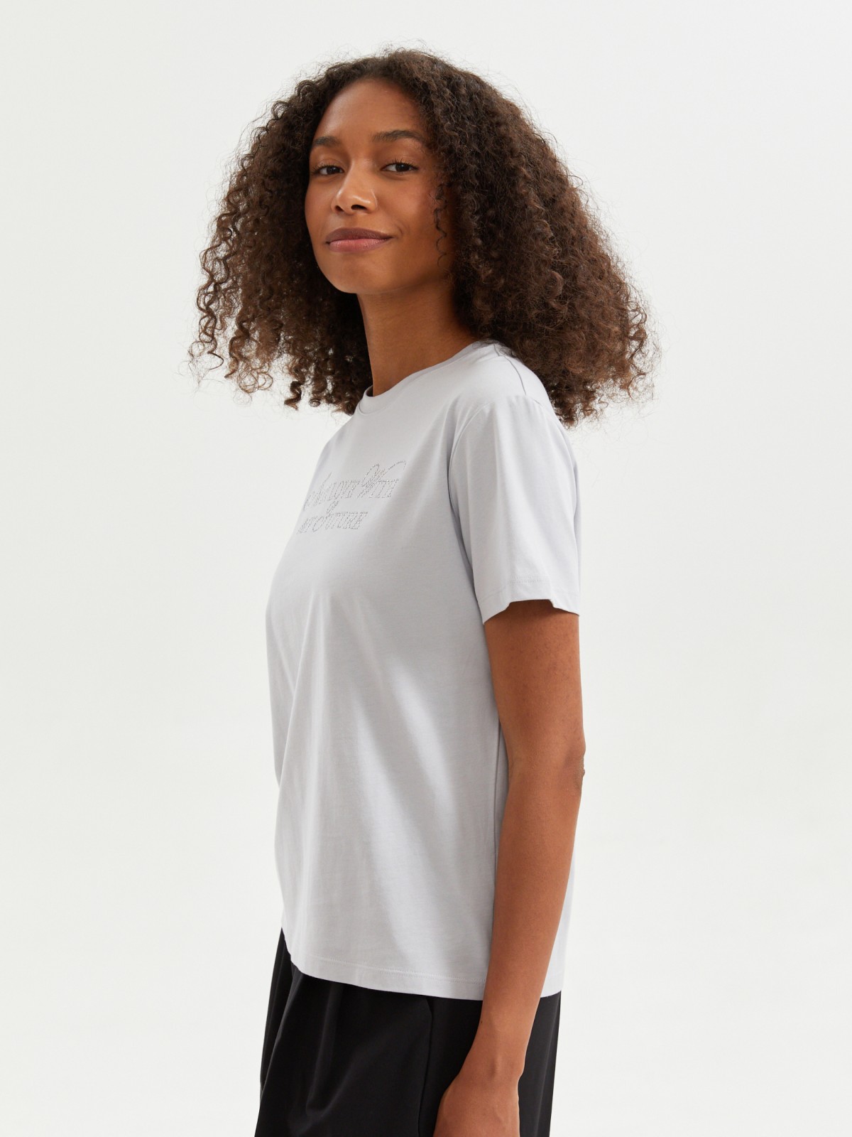 Футболка из хлопка со стразами