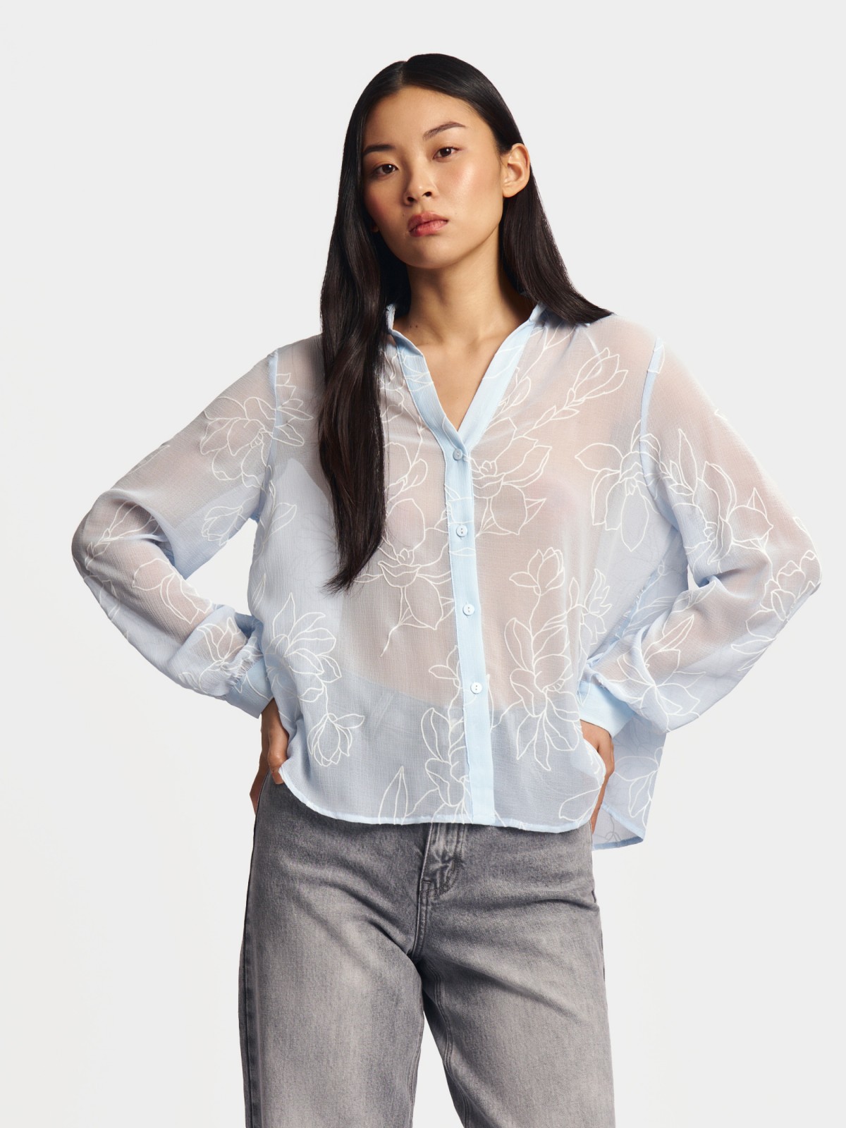 Шифоновая рубашка с вырезом на груди