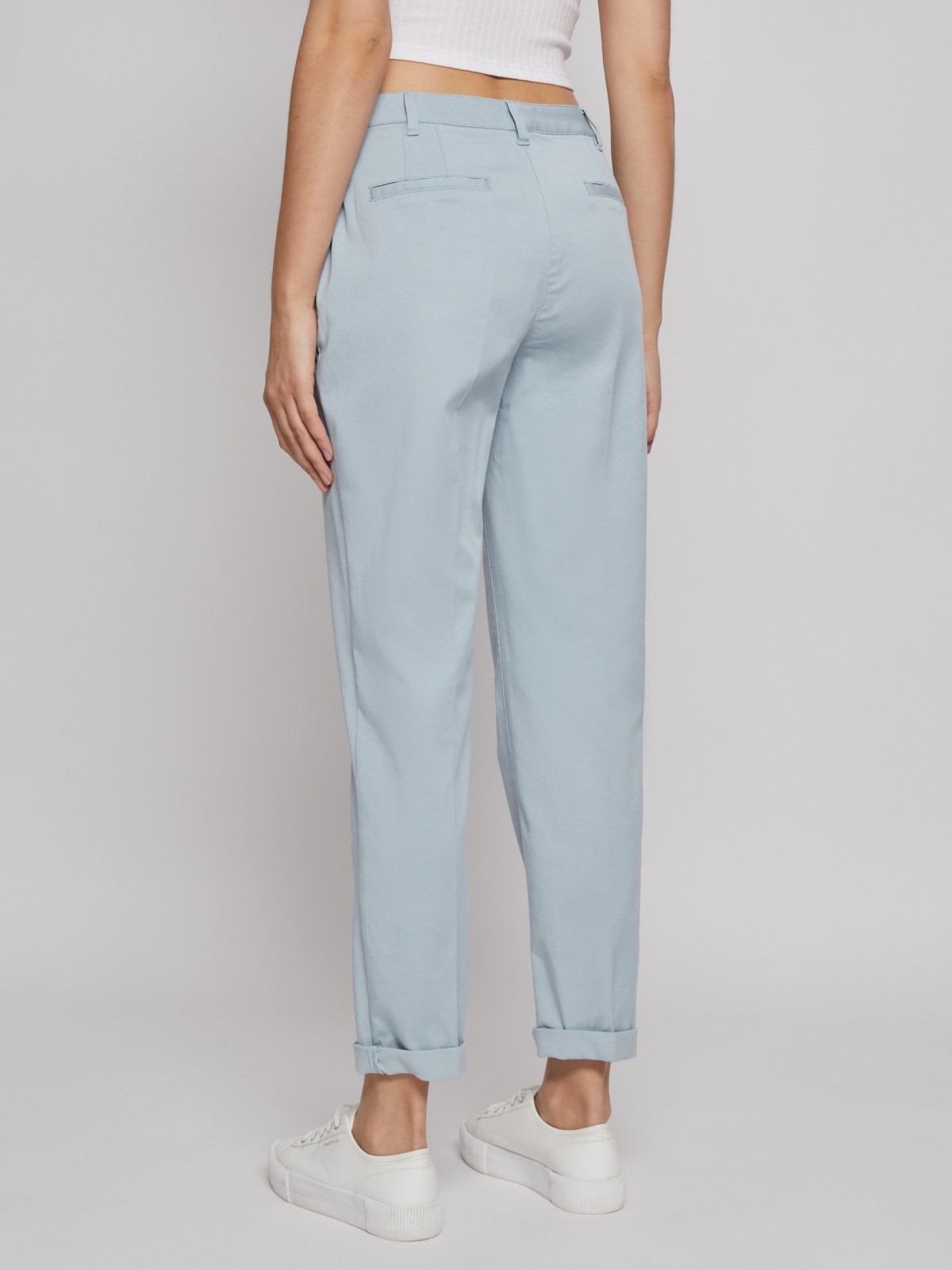 Брюки-чинос 