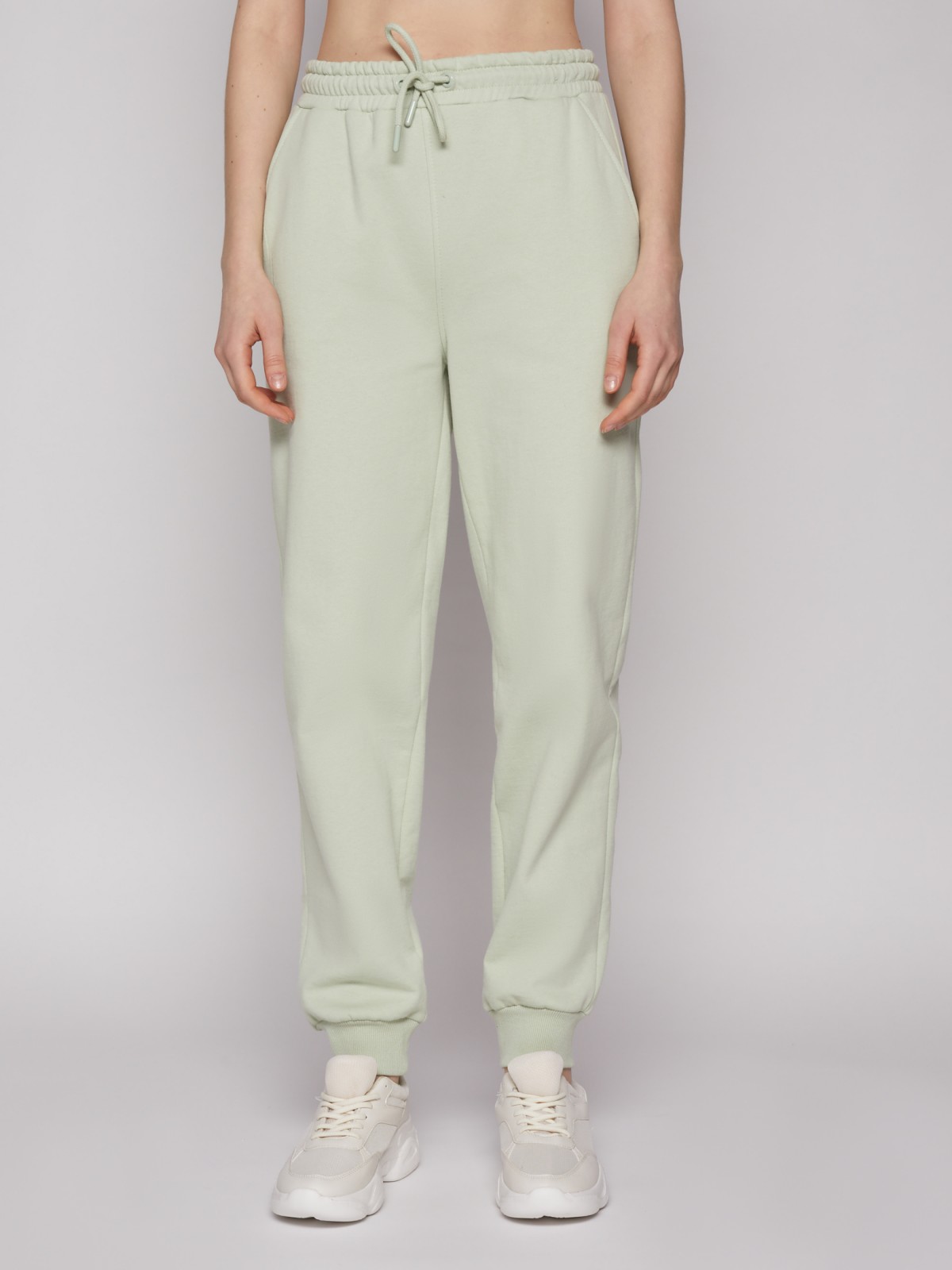 Брюки-джоггеры в спортивном стиле