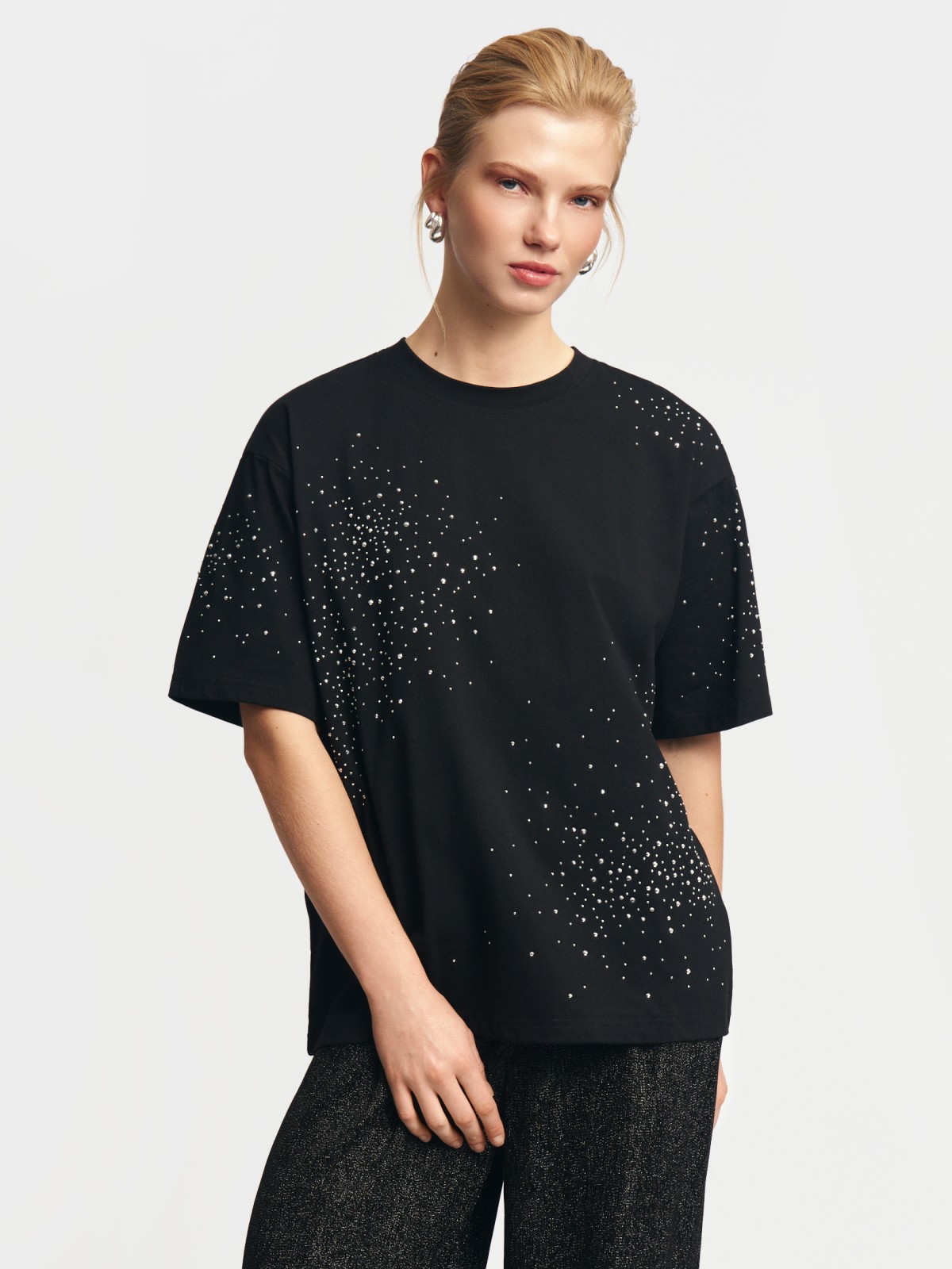 Футболка из хлопка со стразами