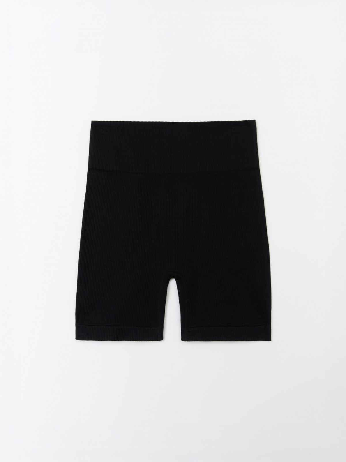 Трикотажные короткие шорты-велосипедки