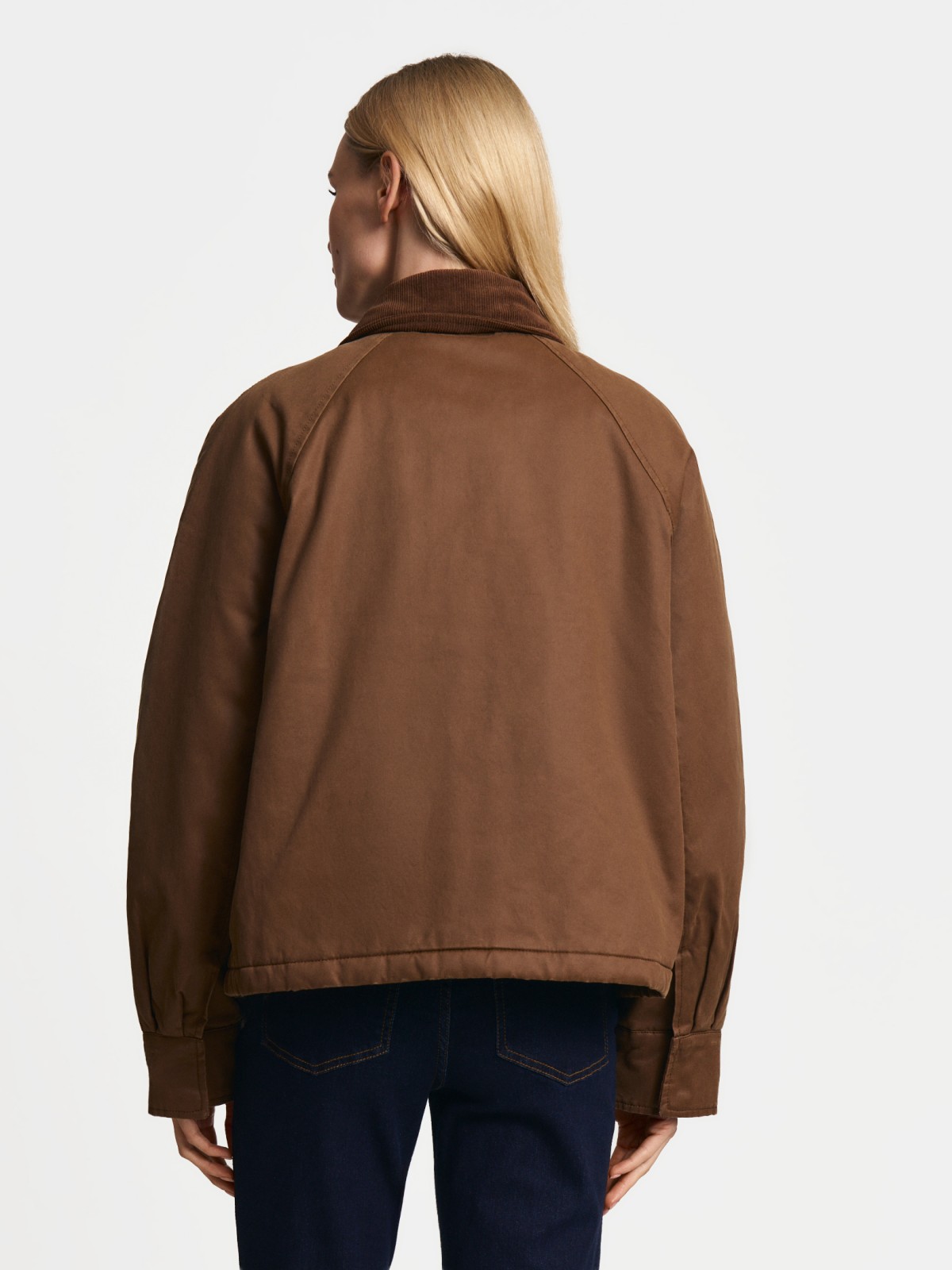 Короткая куртка на синтепоне с воротником