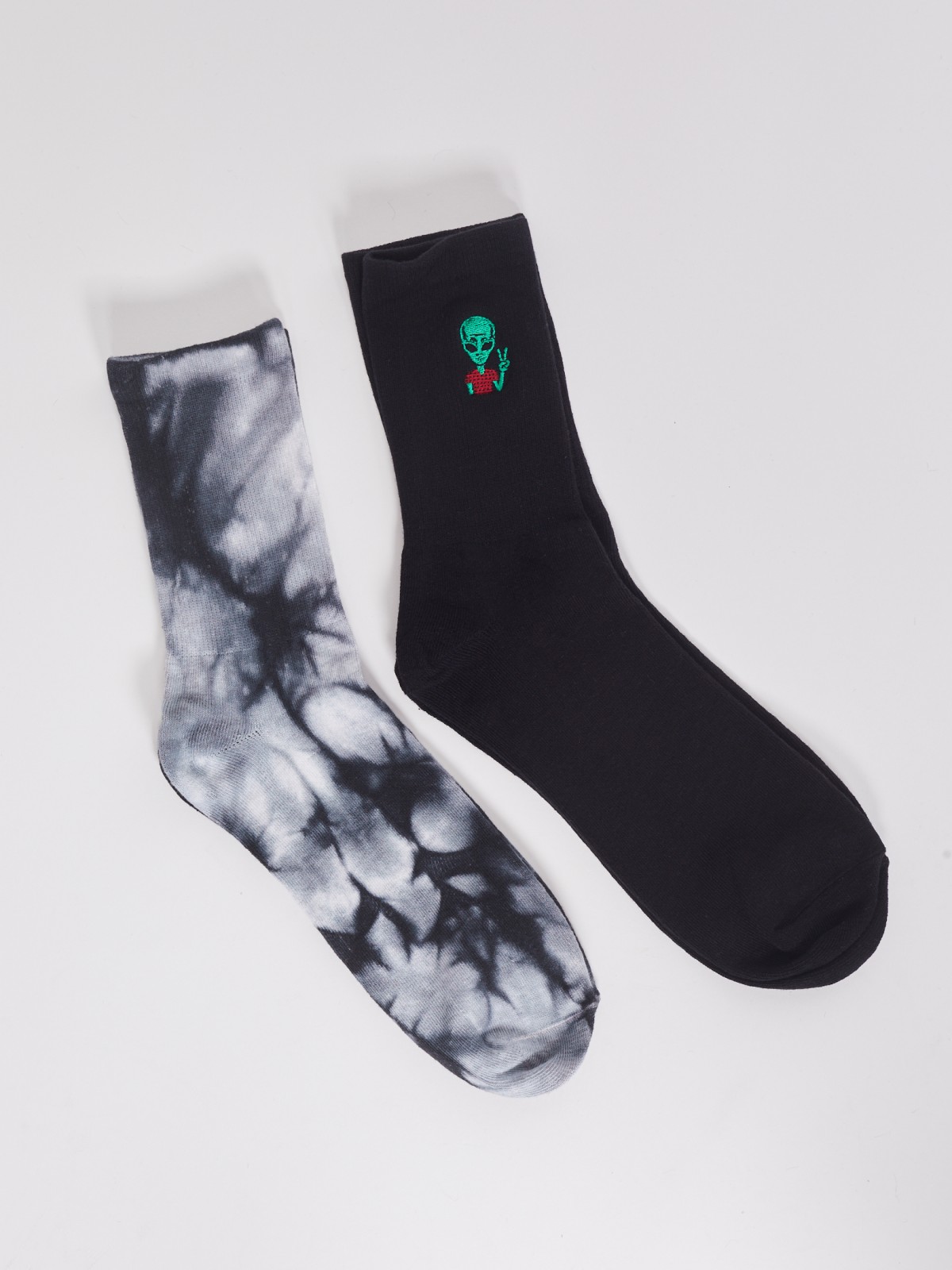 Набор высоких носков (2 пары в комплекте) zolla черного цвета