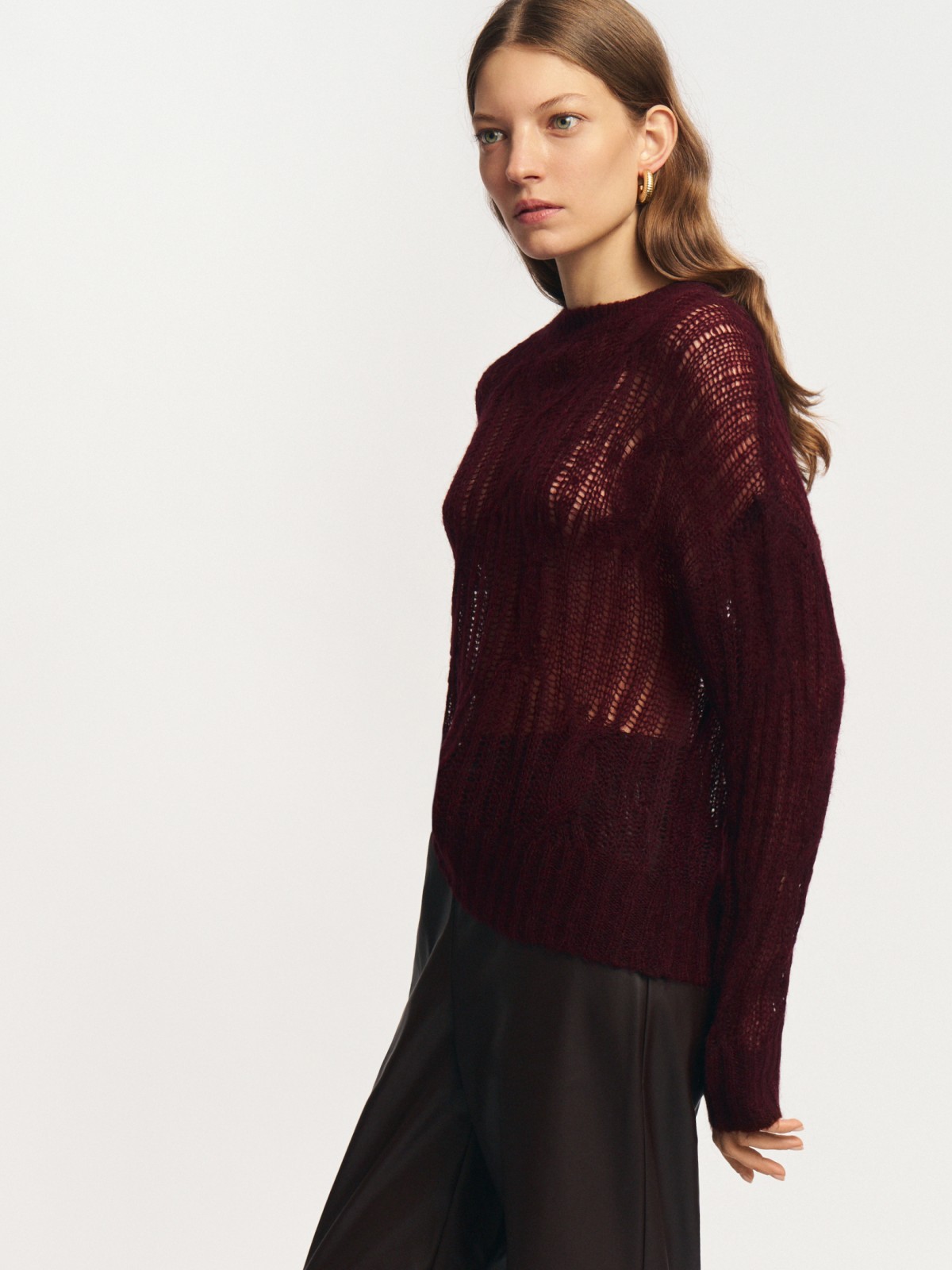 Вязаный полупрозрачный джемпер