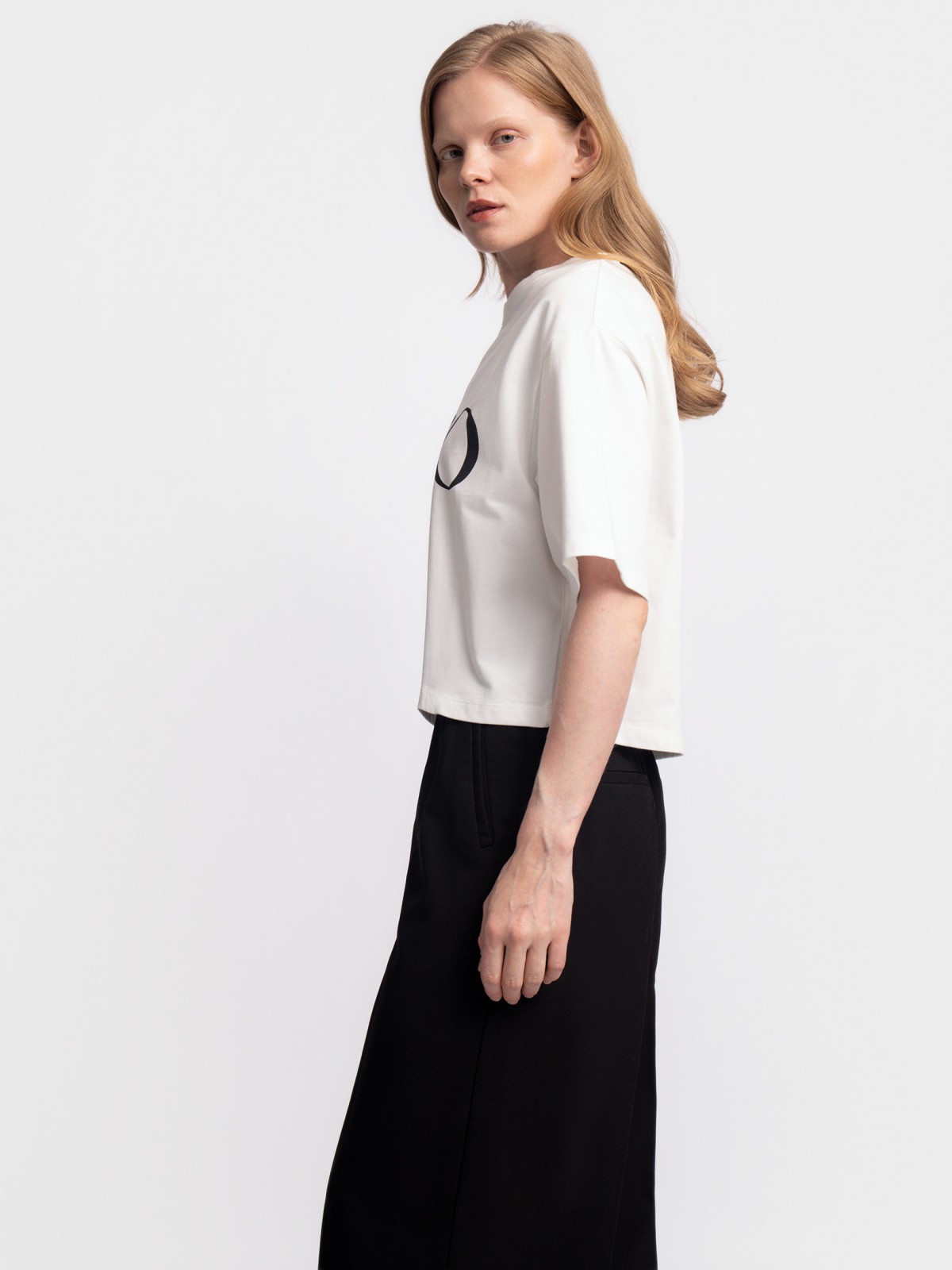 Короткая оверсайз футболка из хлопка