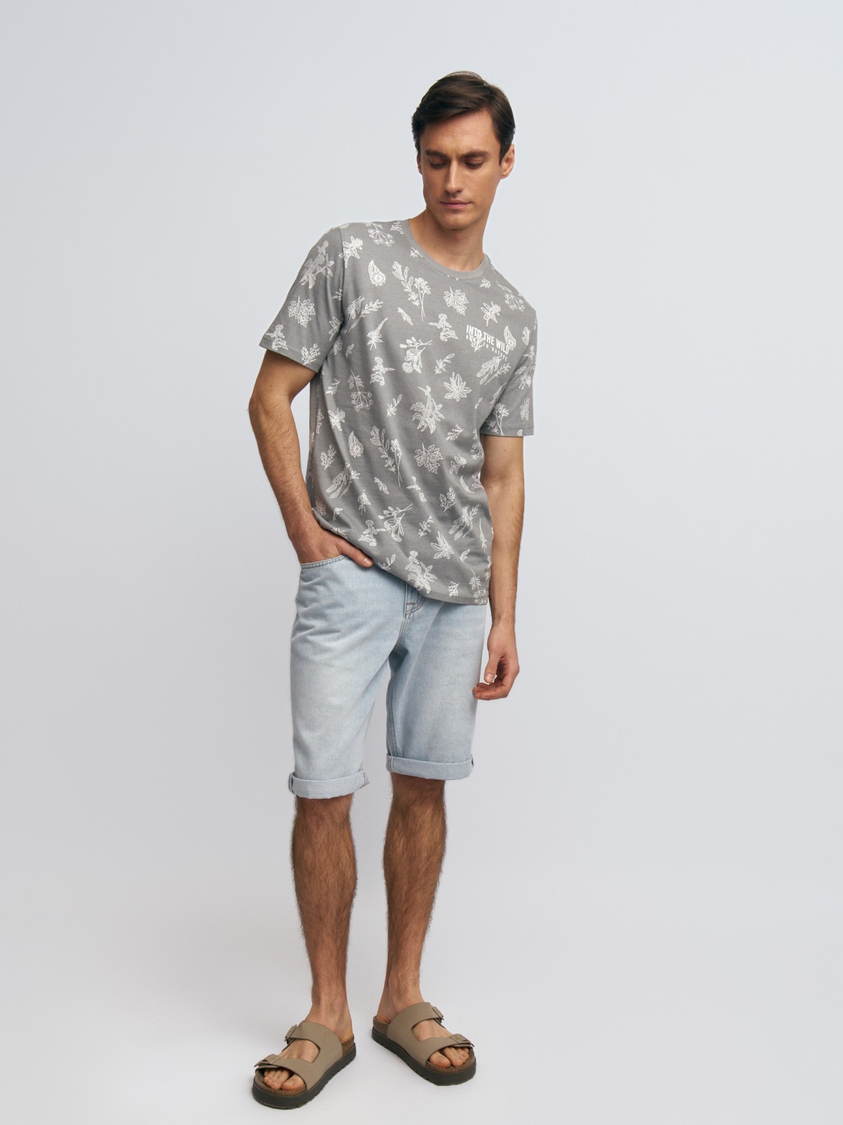 Футболка из хлопка с растительным принтом