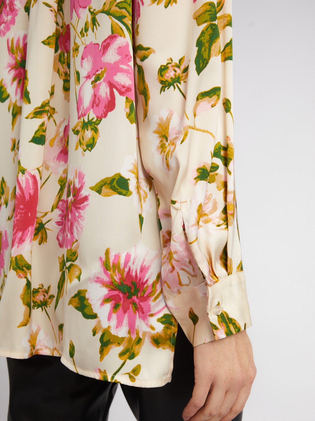 Атласная рубашка оверсайз силуэта с цветочным принтом zolla 02413117Y213, размер XS - фото 5