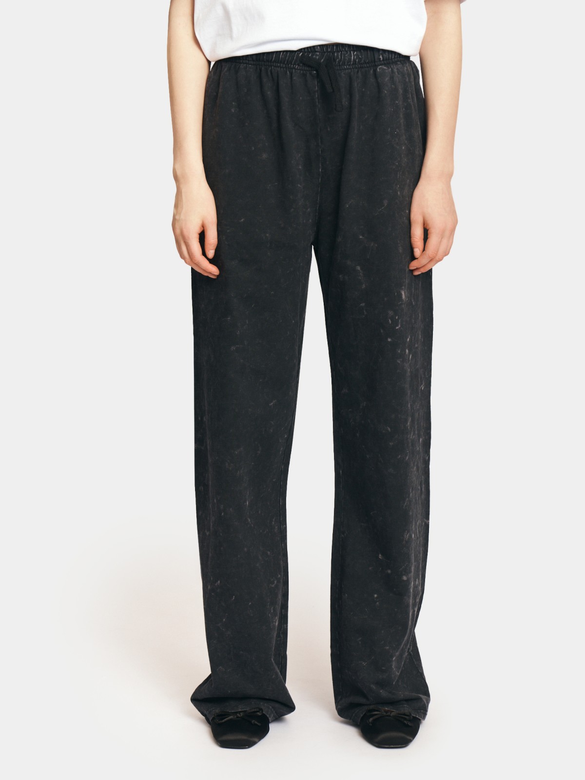 Прямые трикотажные брюки на резинке