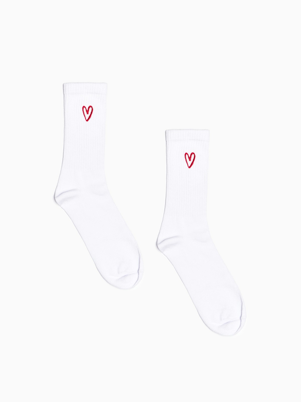 Высокие носки с вышивкой