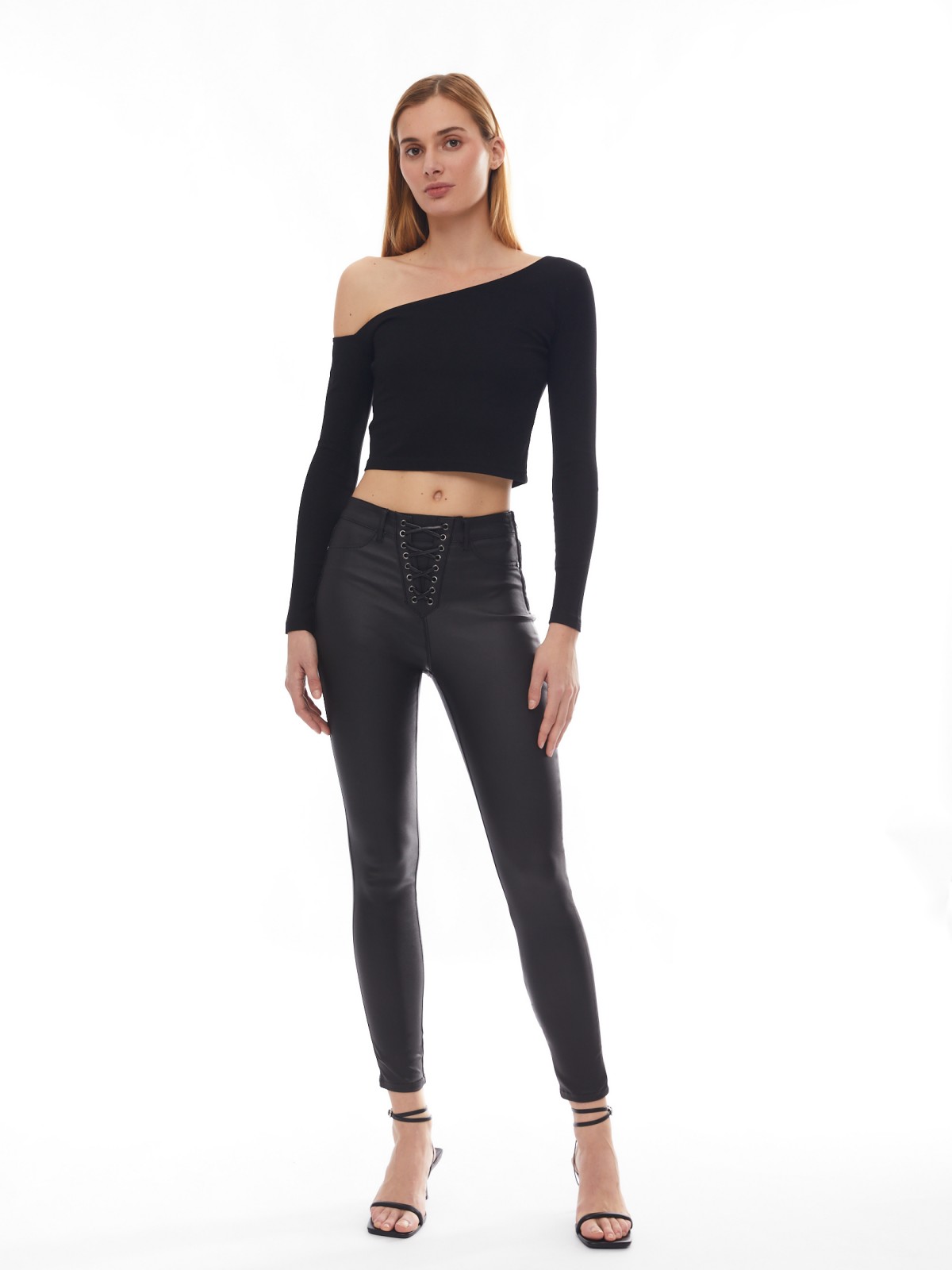 Брюки Skinny из экокожи с акцентной шнуровкой