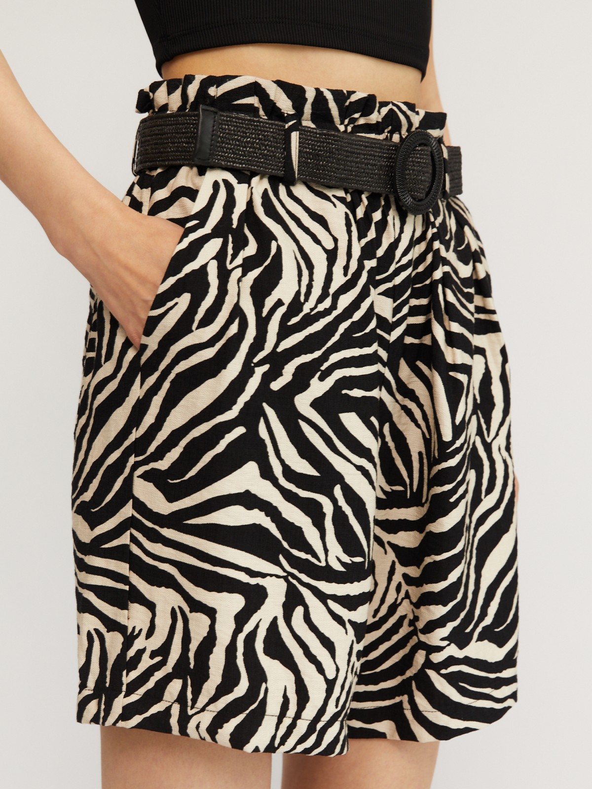 Шорты из вискозы с принтом и ремнём