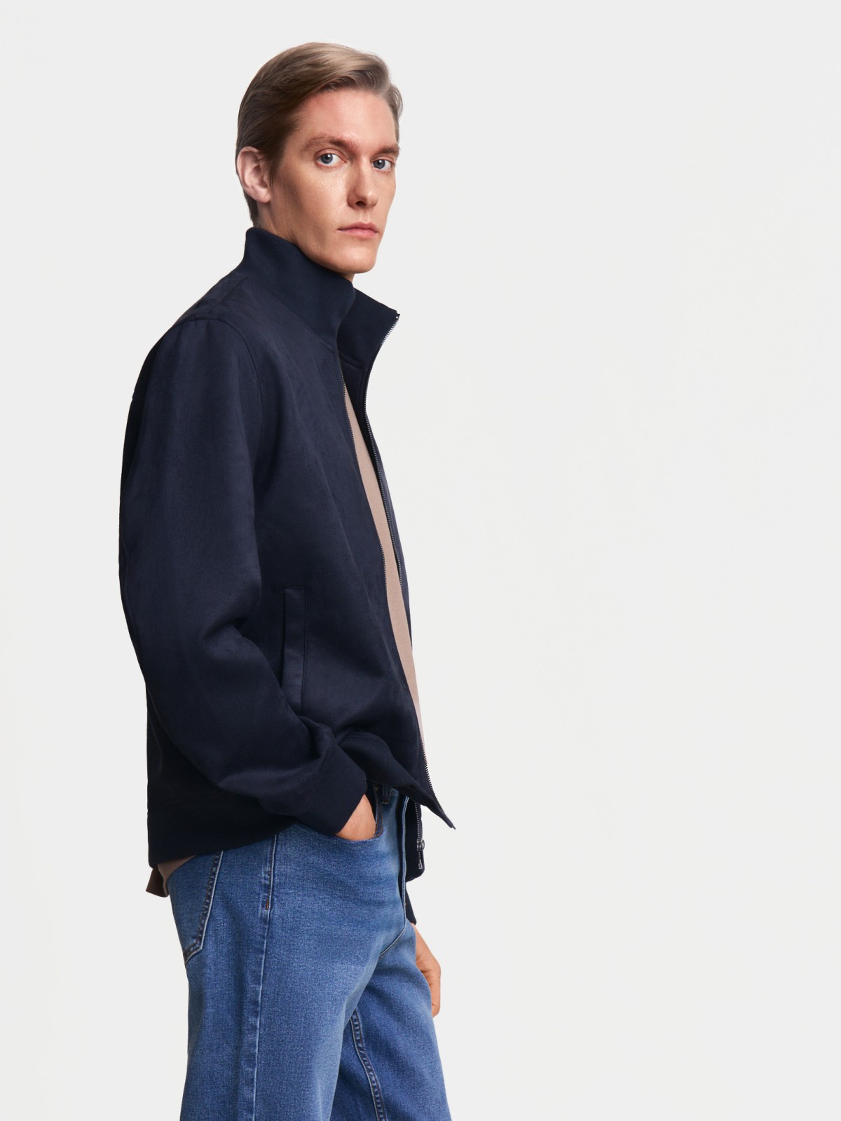 Куртка-бомбер из экозамши