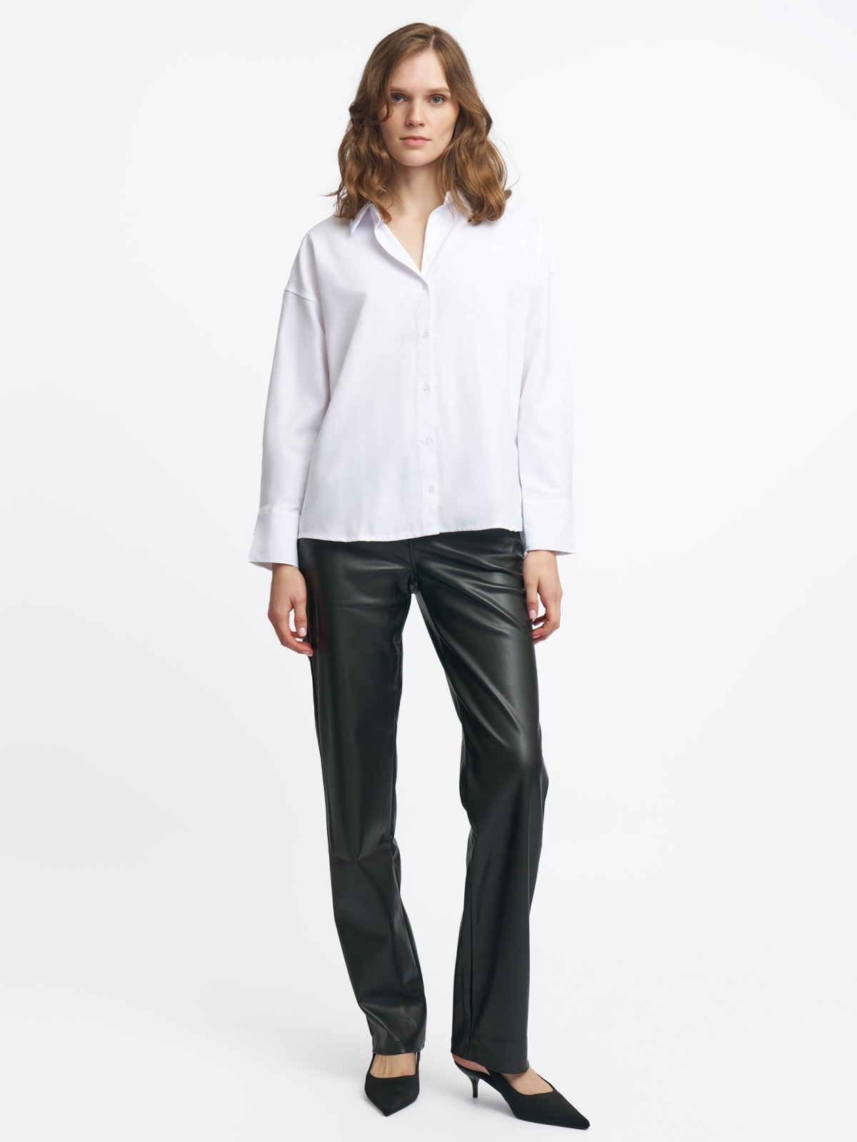 Брюки прямого силуэта из экокожи