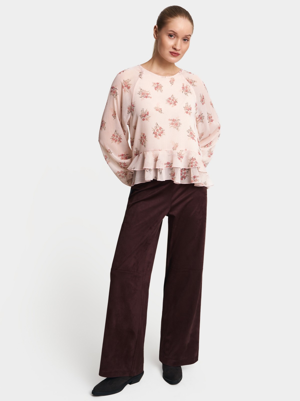 Шифоновая блузка с воланами