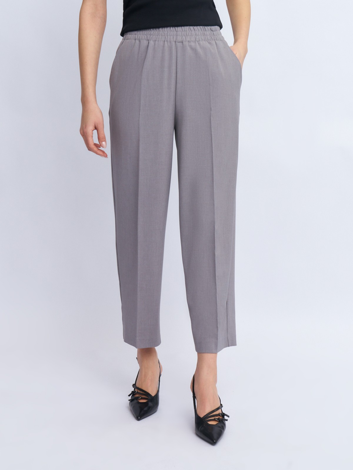 Брюки-джоггеры на резинке со стрелками