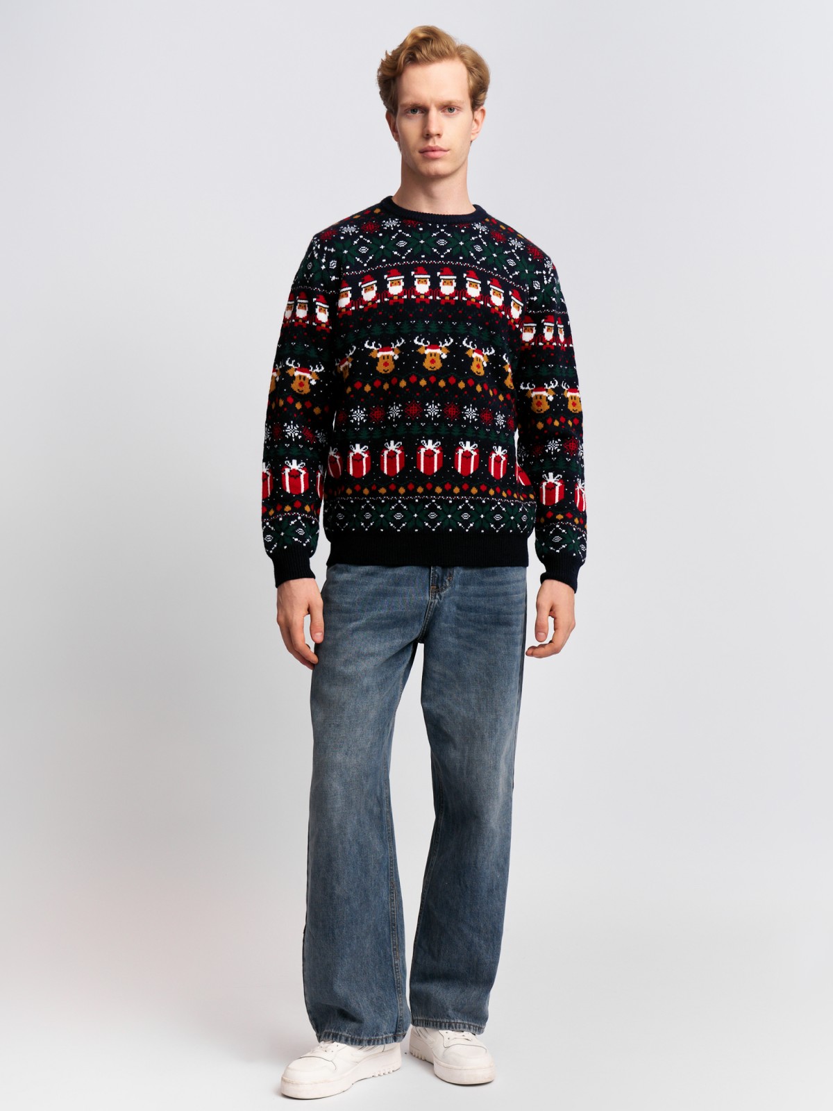 Вязаный джемпер из акрила с новогодним узором