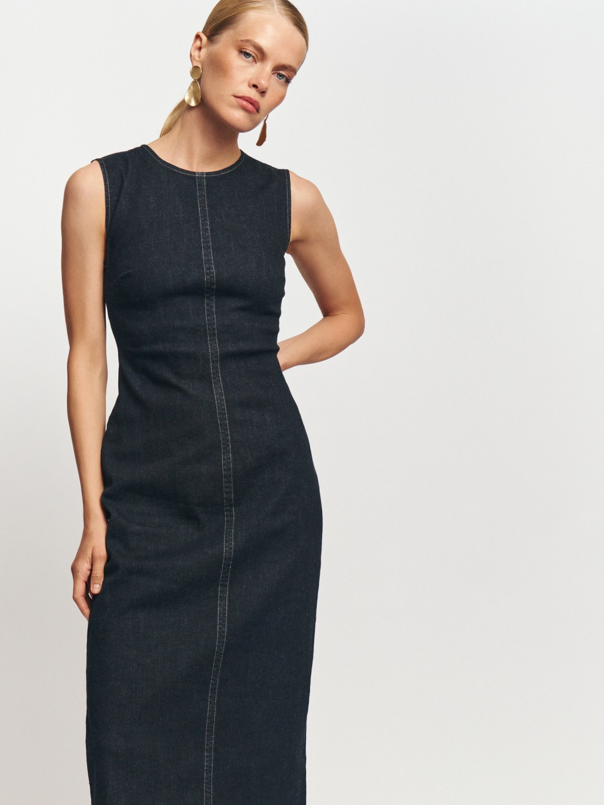 Джинсовое платье миди из хлопка без рукавов