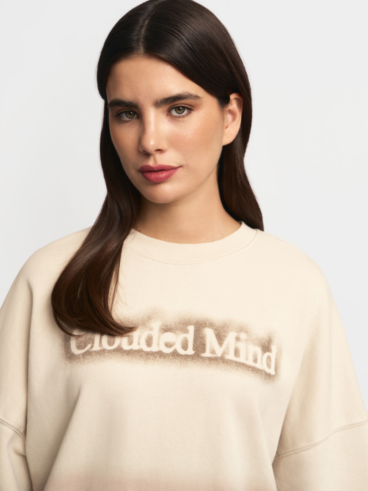 Свитшот оверсайз с надписью