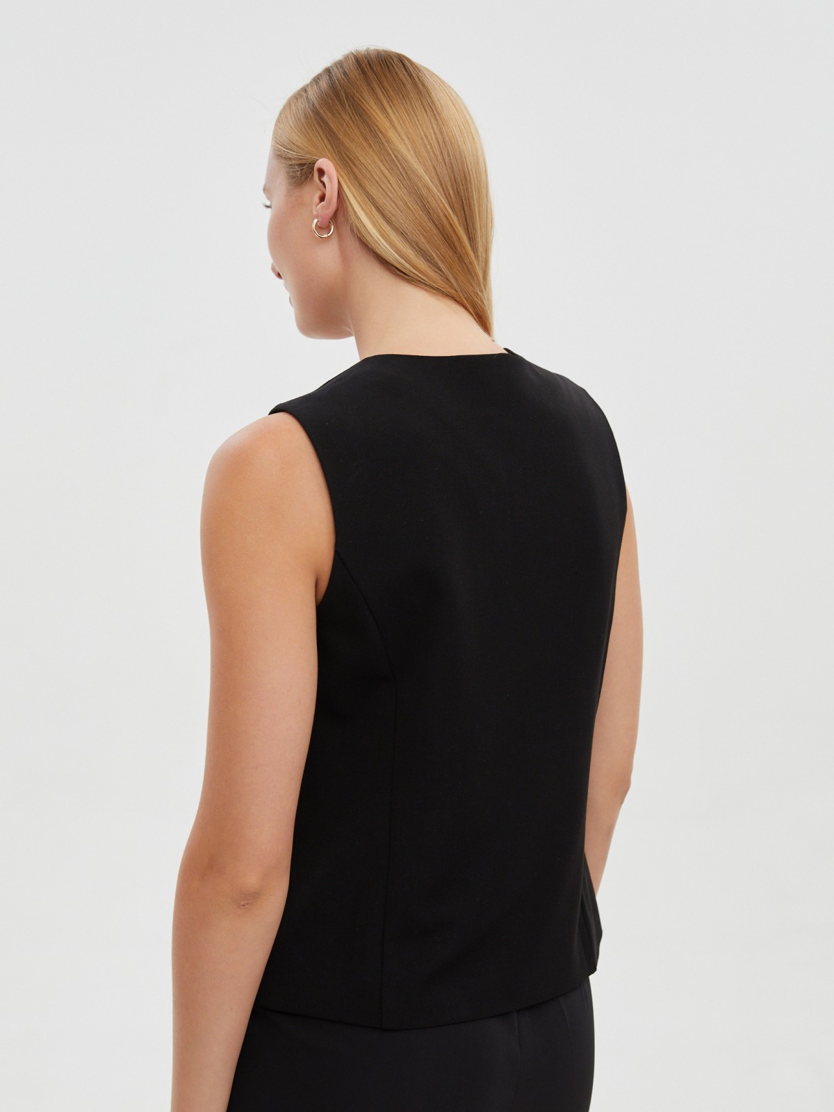 Классический жилет на пуговицах