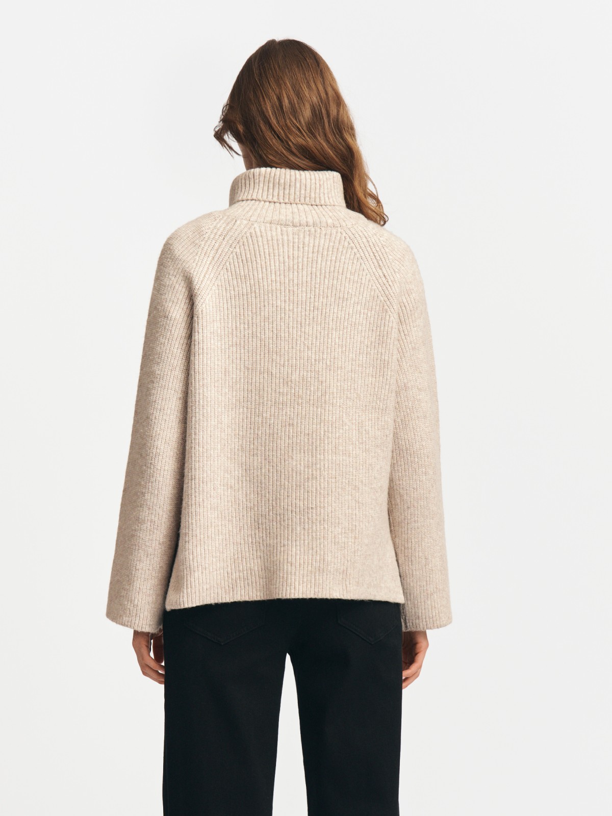 Вязаный свитер с воротником на молнии