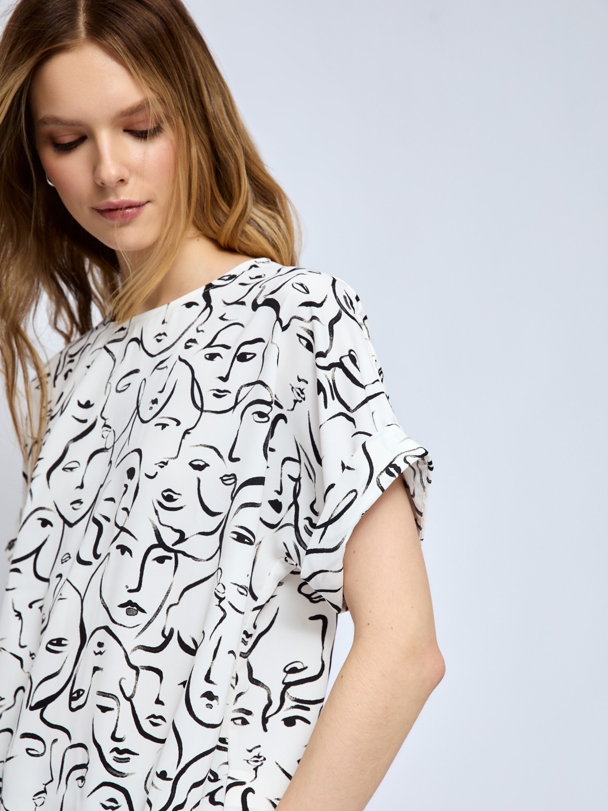 Блузка с коротким рукавом и принтом