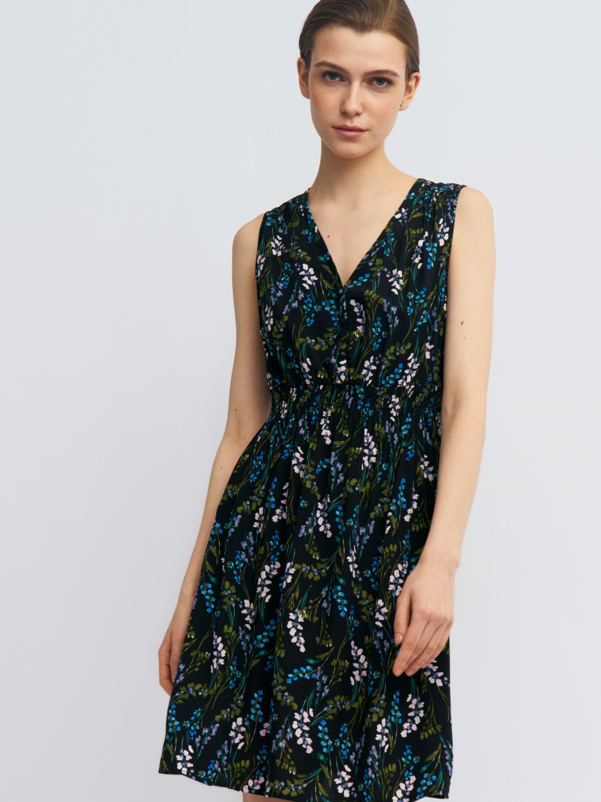 Платье без рукавов из вискозы с цветочным принтом