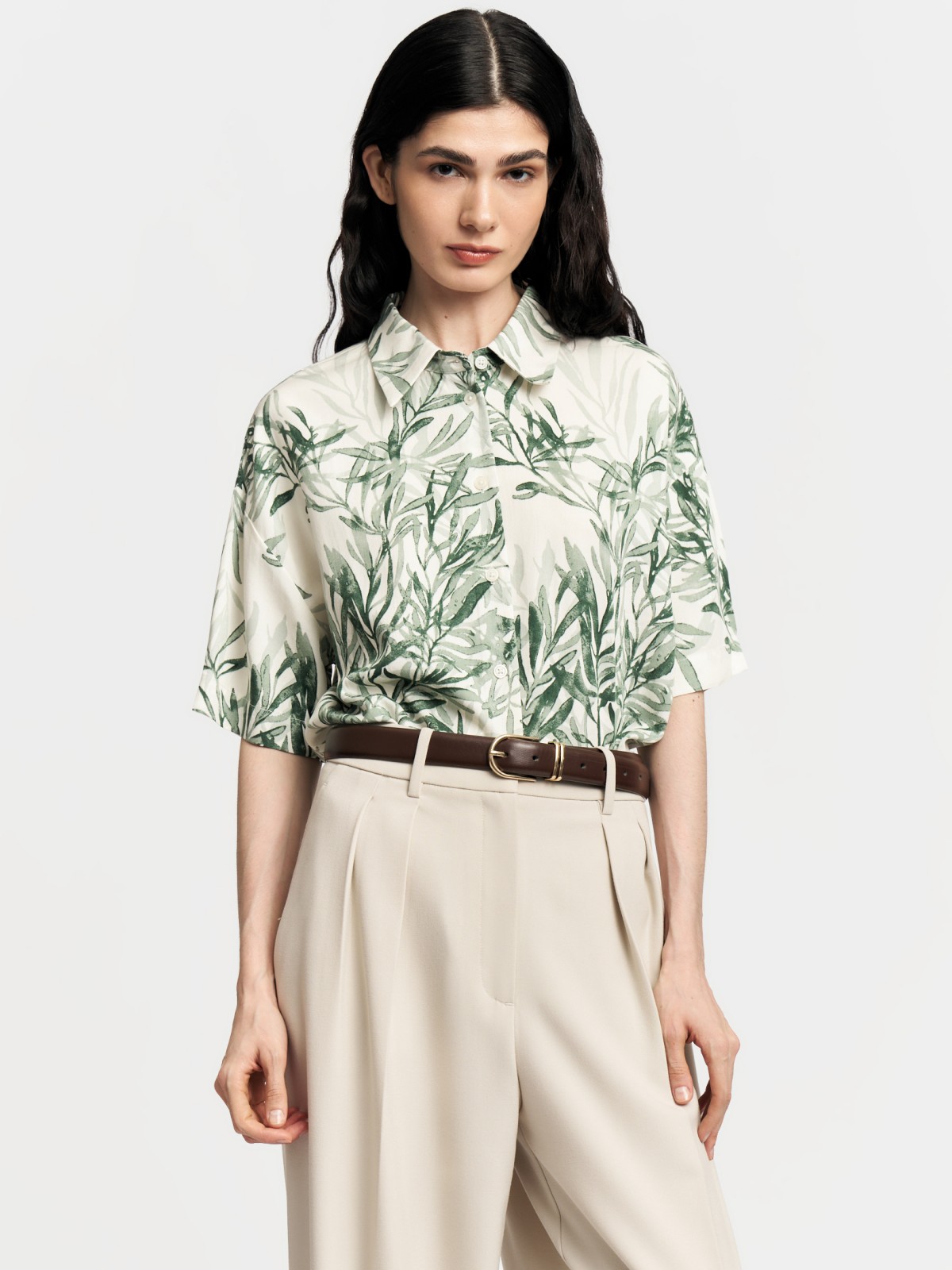 Рубашка из вискозы с коротким рукавом