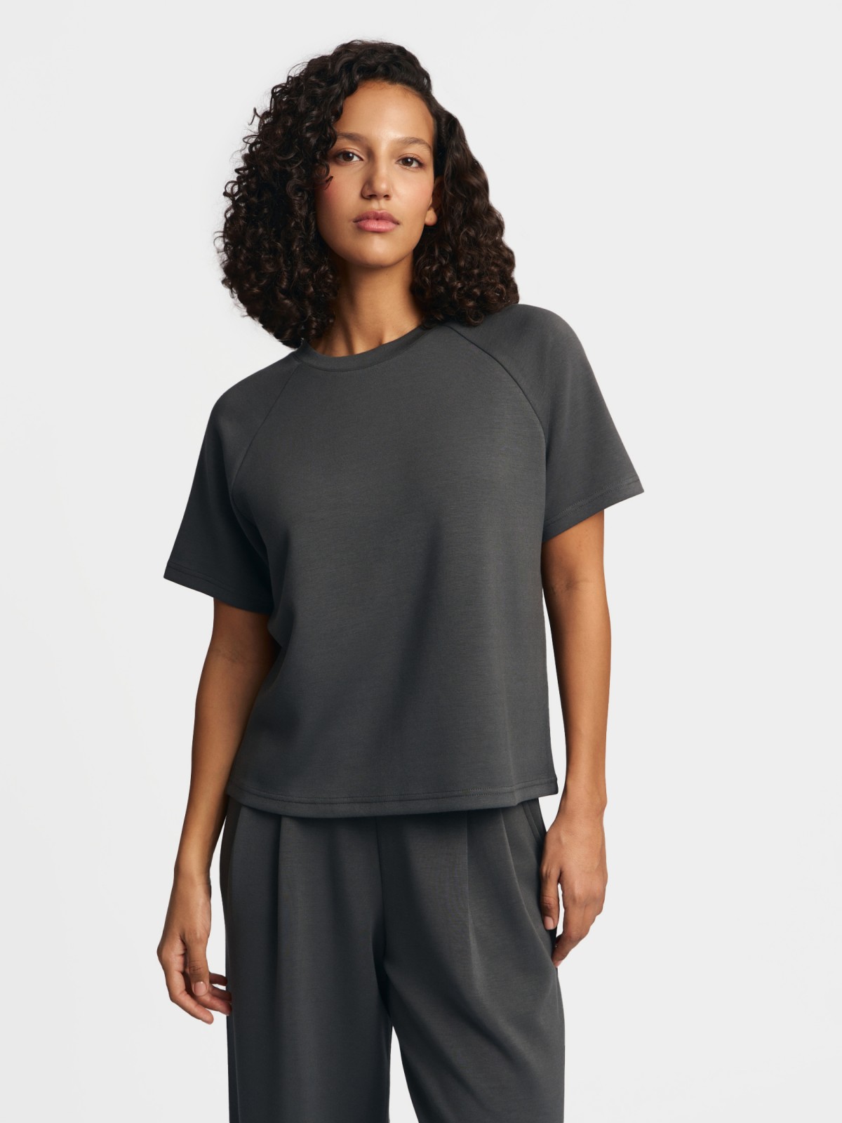 Трикотажная футболка однотонная