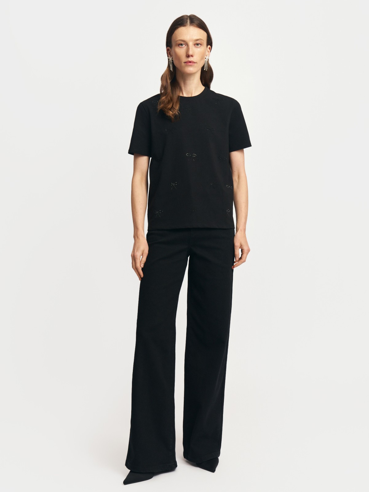 Футболка из хлопка со стразами