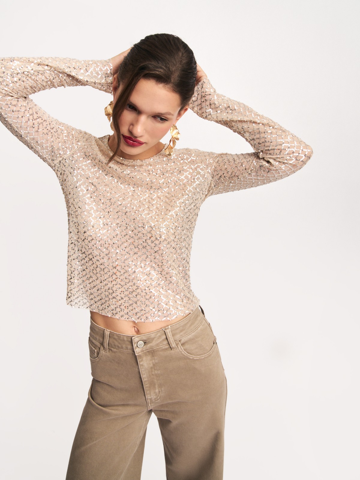 Блузка-лонгслив с пайетками