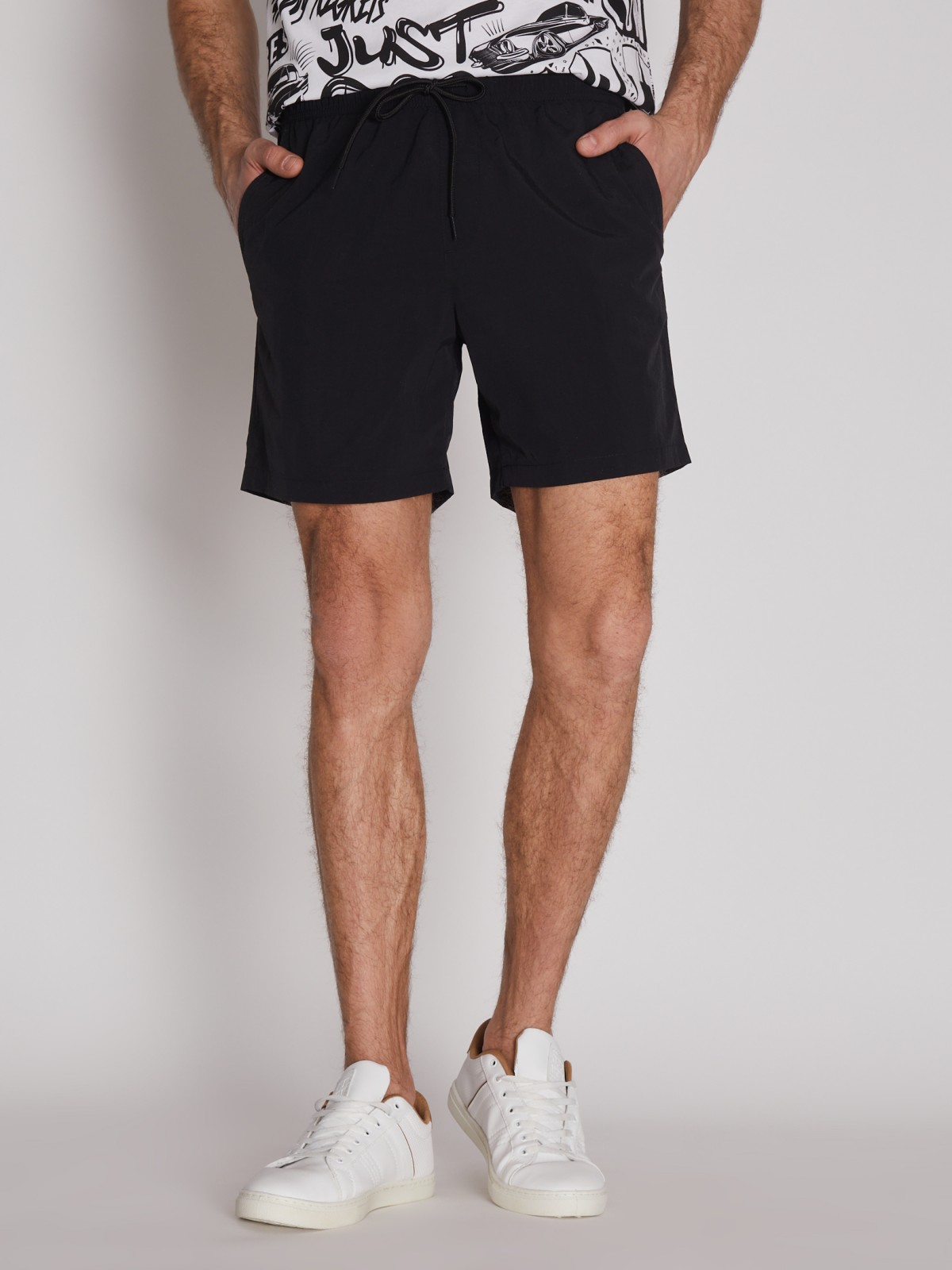 Шорты из нейлона на резинке