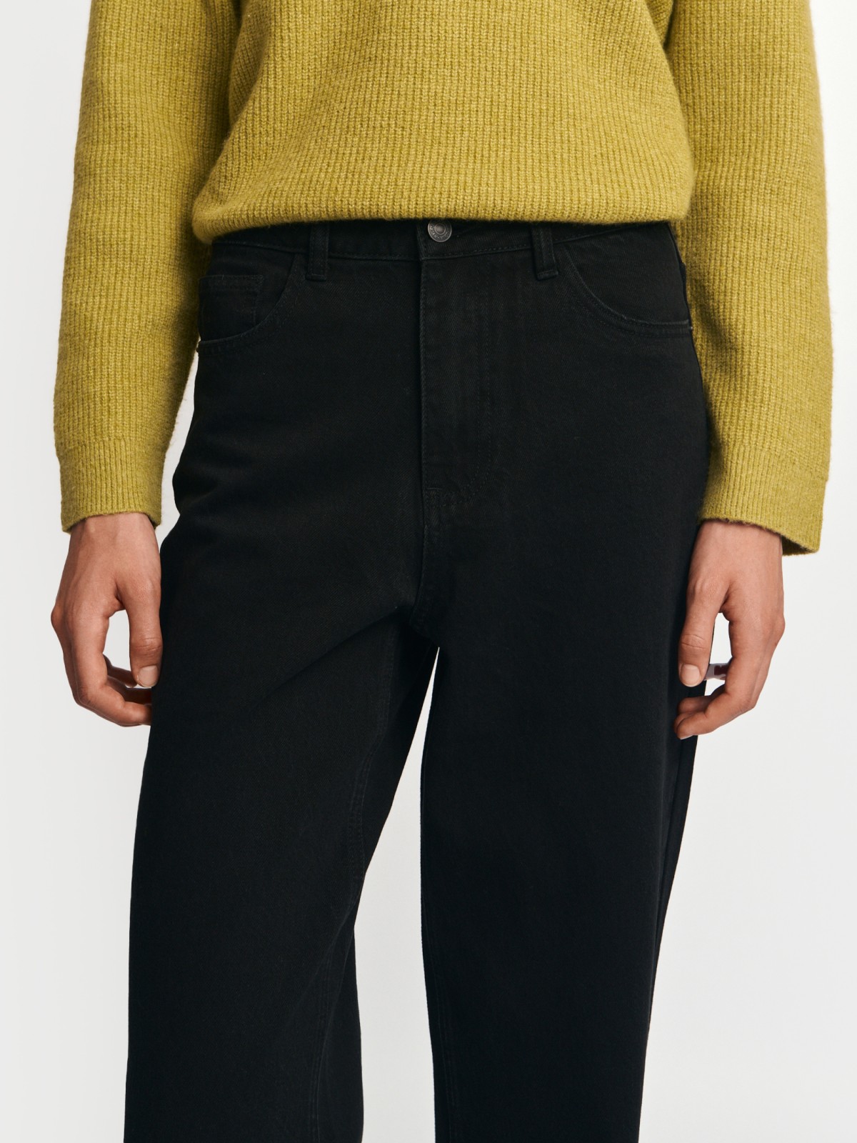 Джинсы прямого силуэта с высокой посадкой