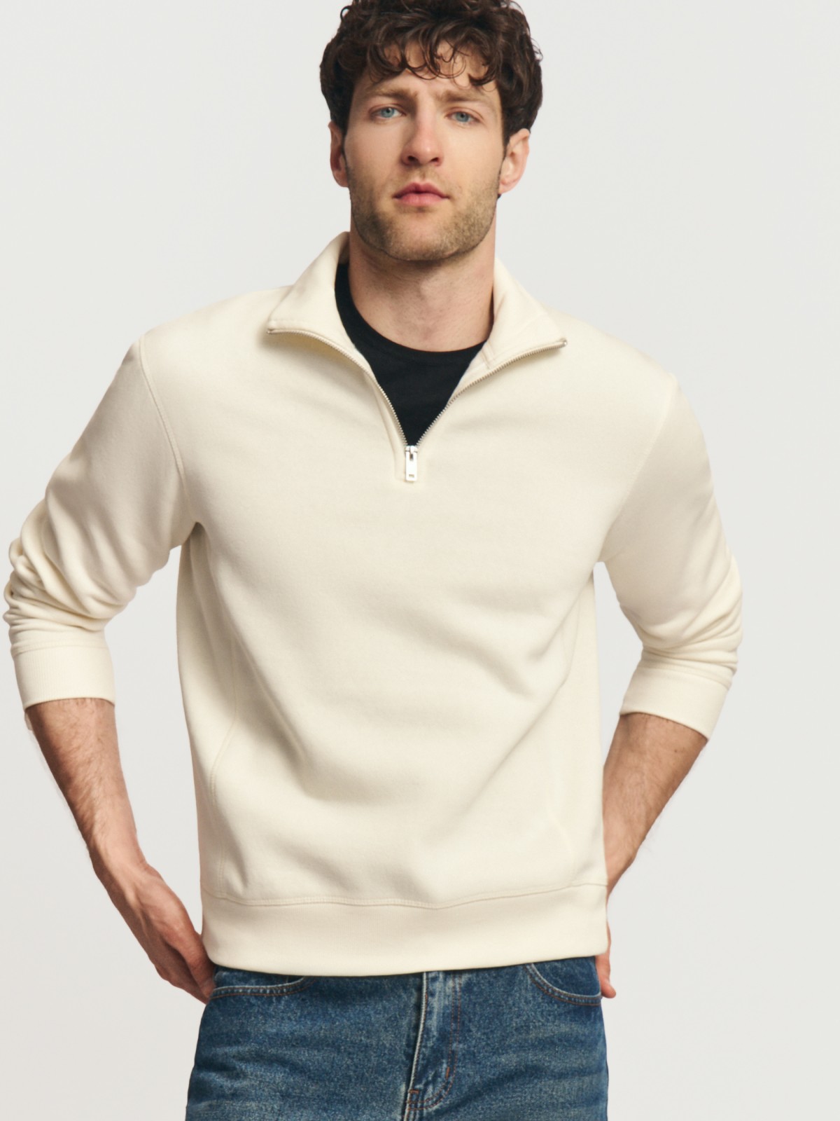 Утеплённый прямой свитшот на молнии с начёсом