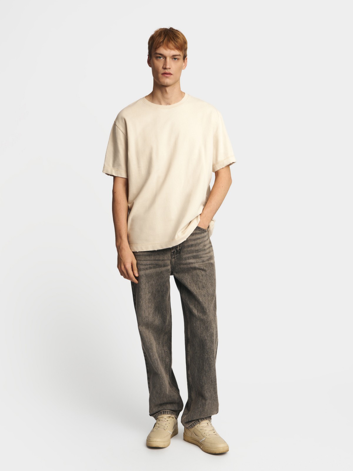 Однотонная базовая футболка из хлопка