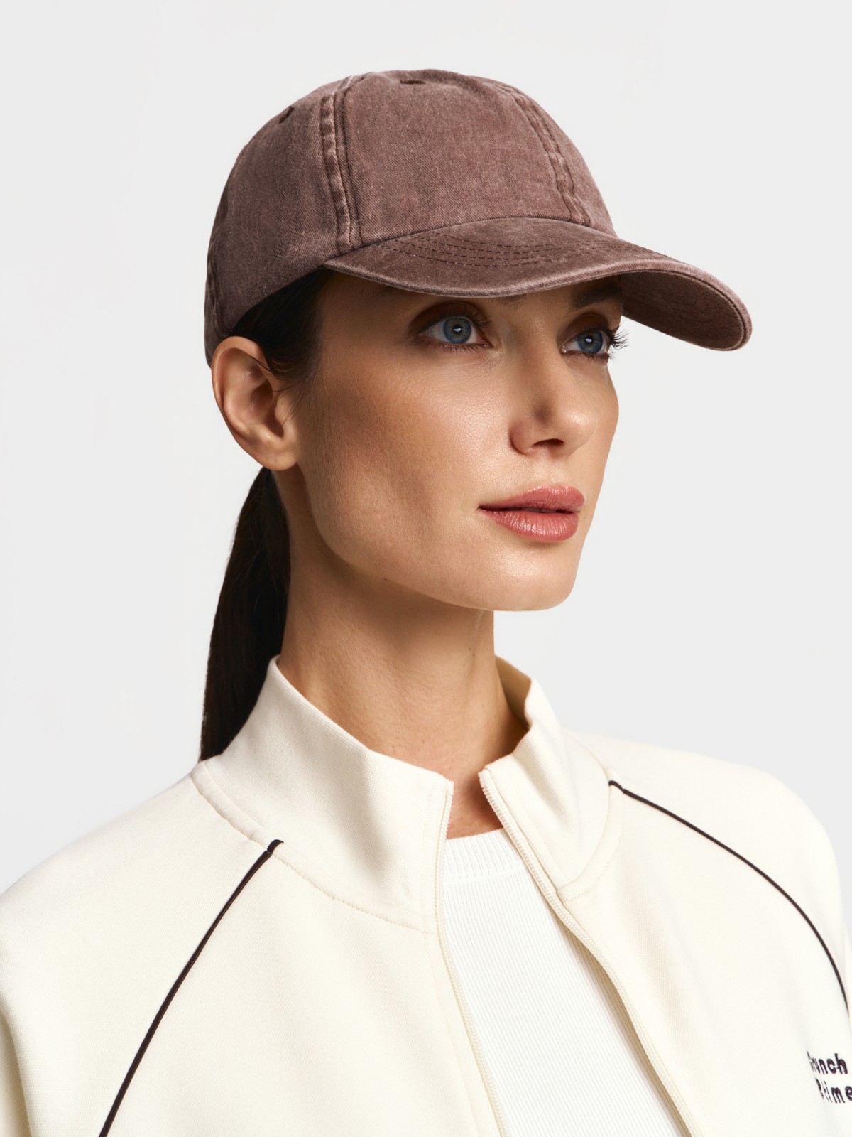 Джинсовая бейсболка из хлопка с козырьком