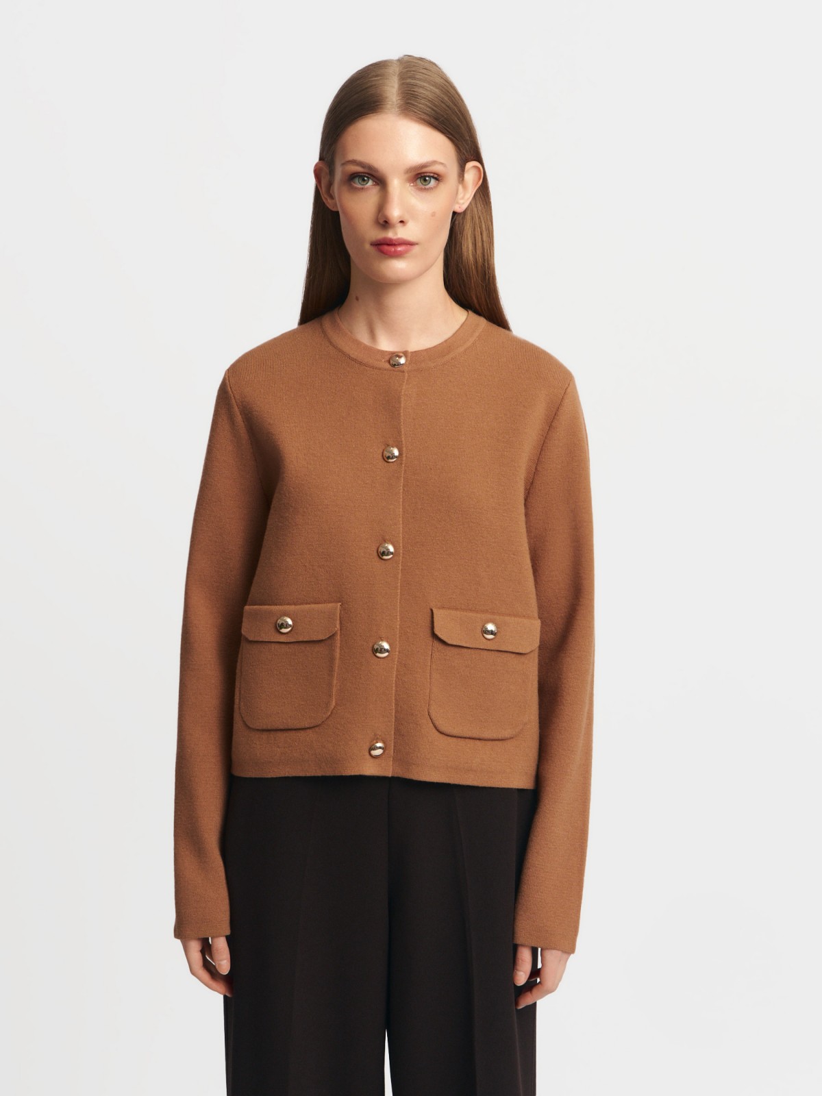 Короткий кардиган-жакет на пуговицах