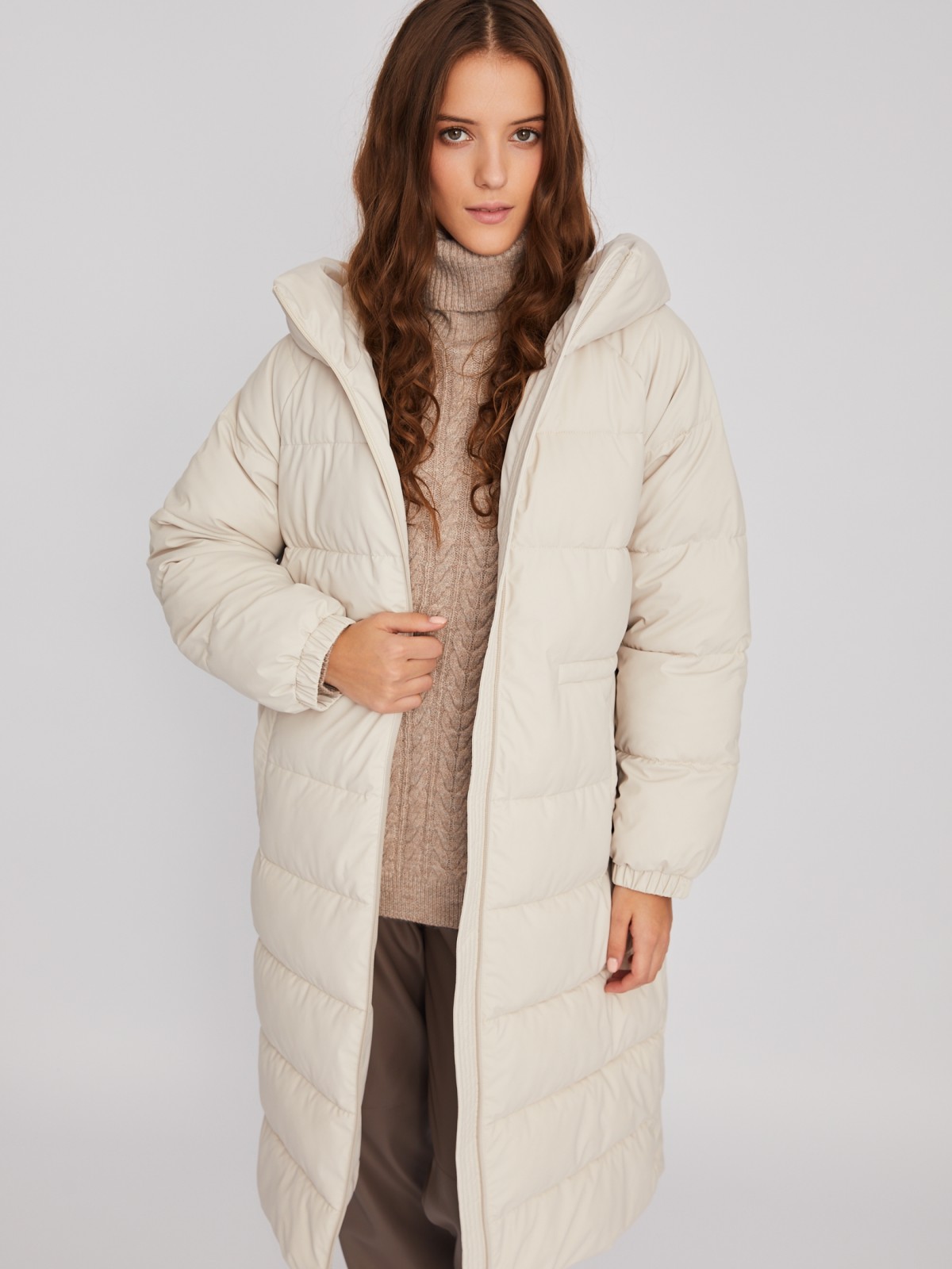Тёплая длинная куртка-пальто из экокожи с капюшоном и кулиской на талии zolla 02334520L064, цвет молоко, размер XS