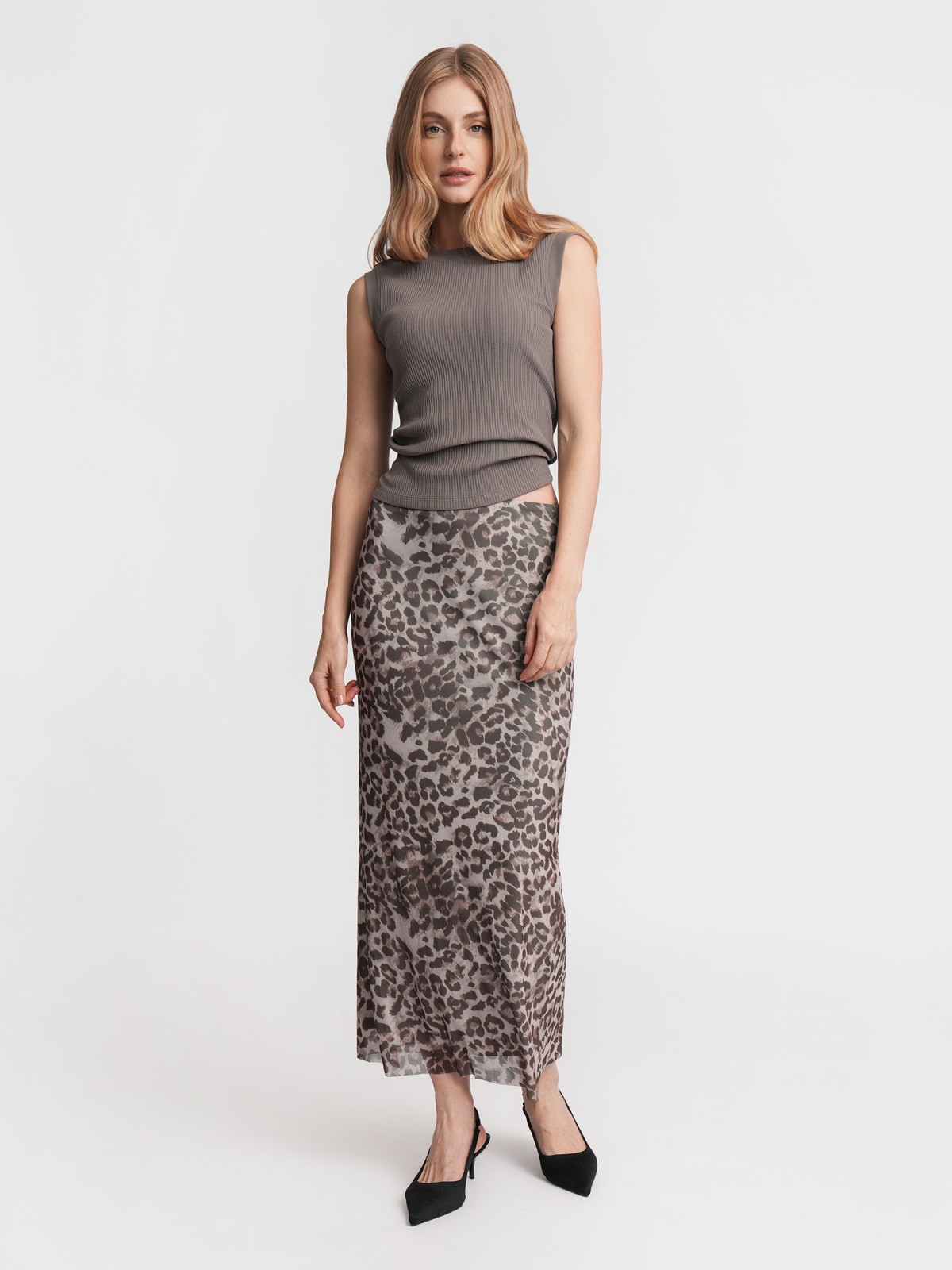 Футболка без рукавов