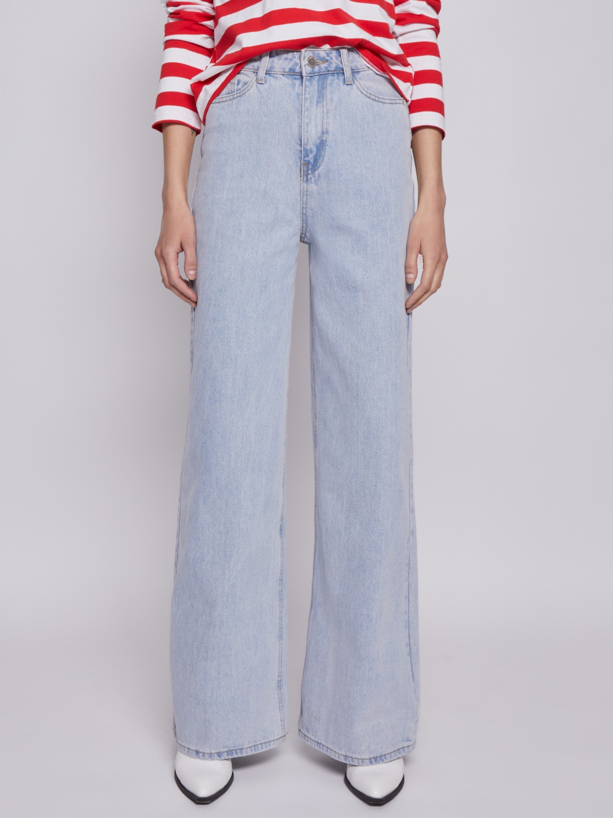 Джинсы силуэта Wide
