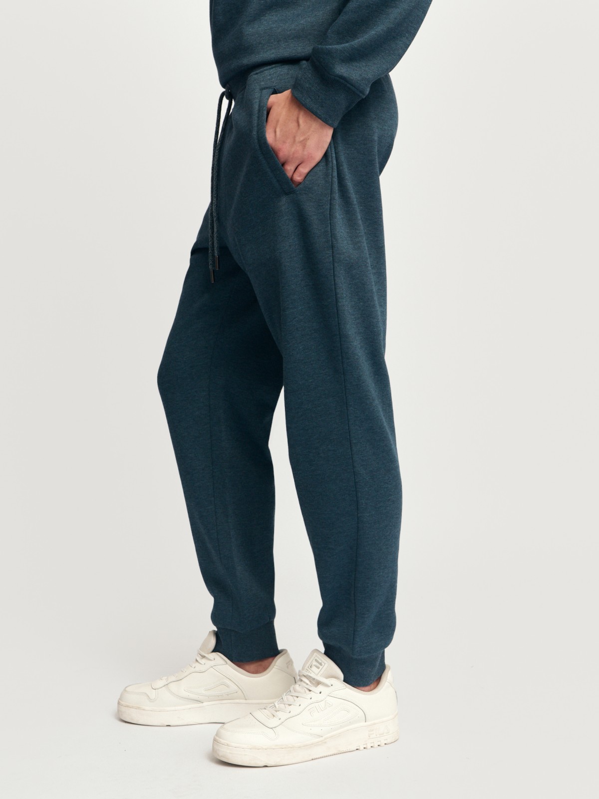 Тёплые трикотажные брюки-джоггеры с начёсом